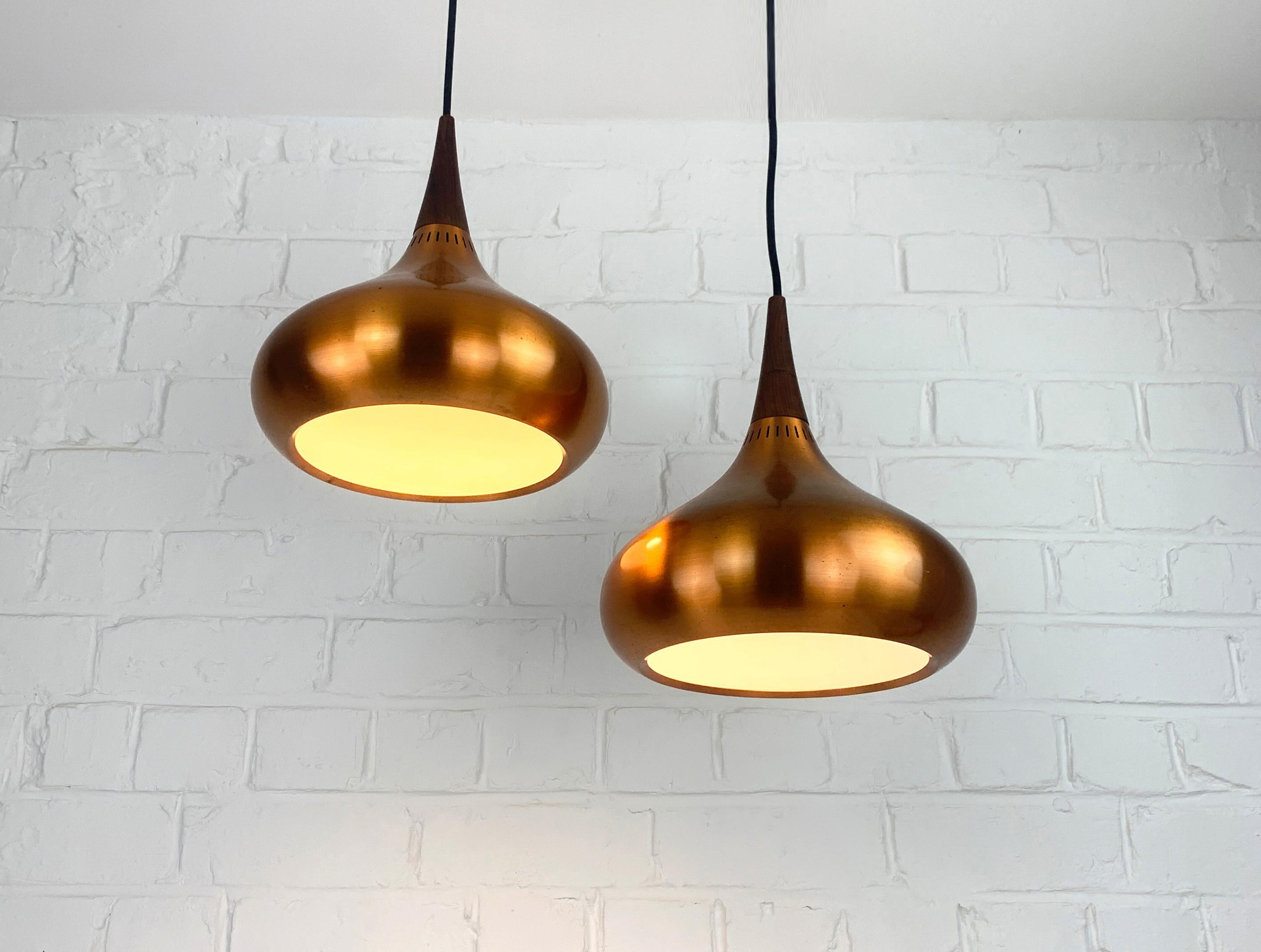 Scandinavian Modern Pair of Danish Orient Minor Pendant Lamps in Copper, Jo Hammerborg, Fog & Mørup For Sale
