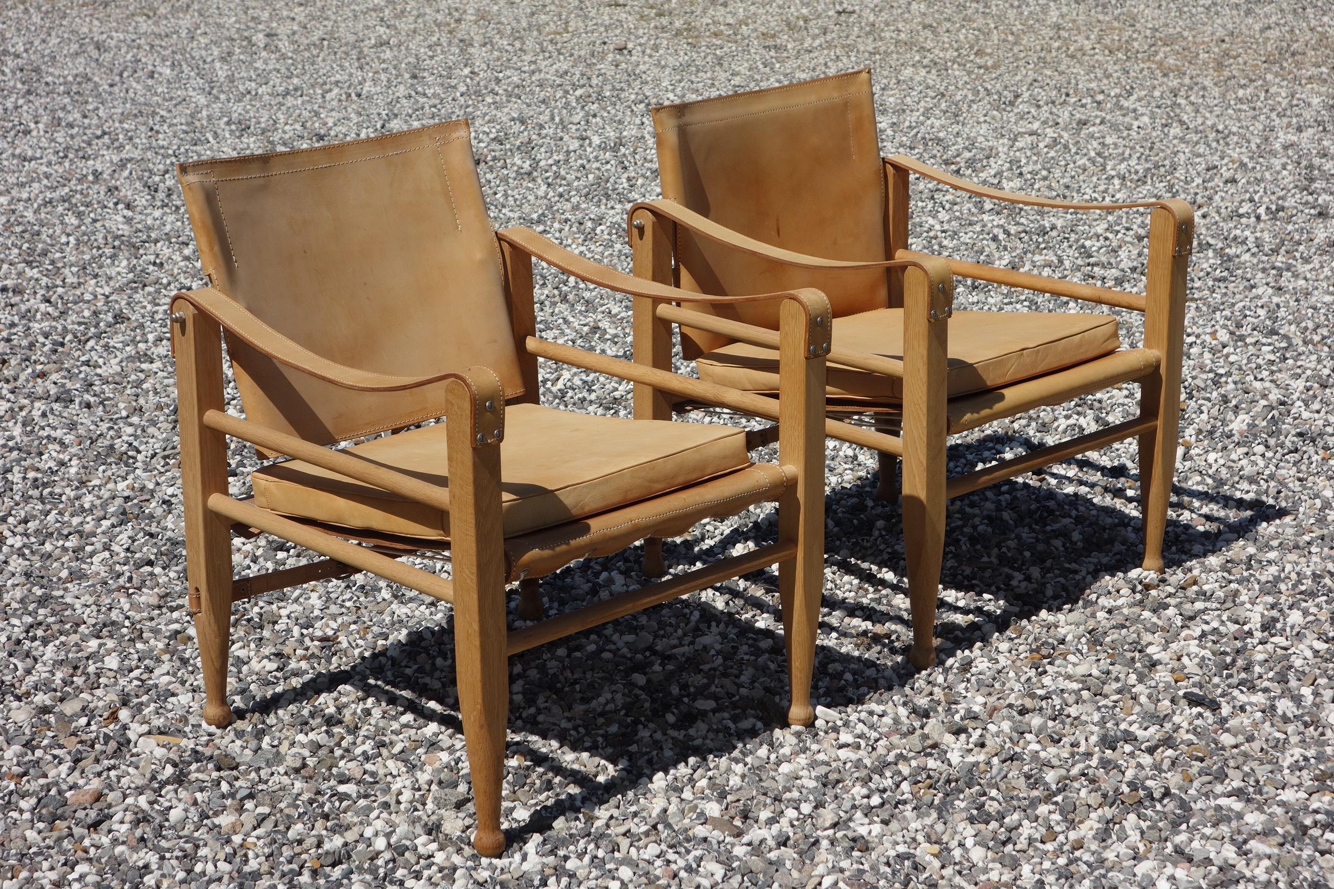 Pair of Danish Oxhide Safari Chairs Kaare Klint Style from 1970 In Good Condition For Sale In Vejle, DK