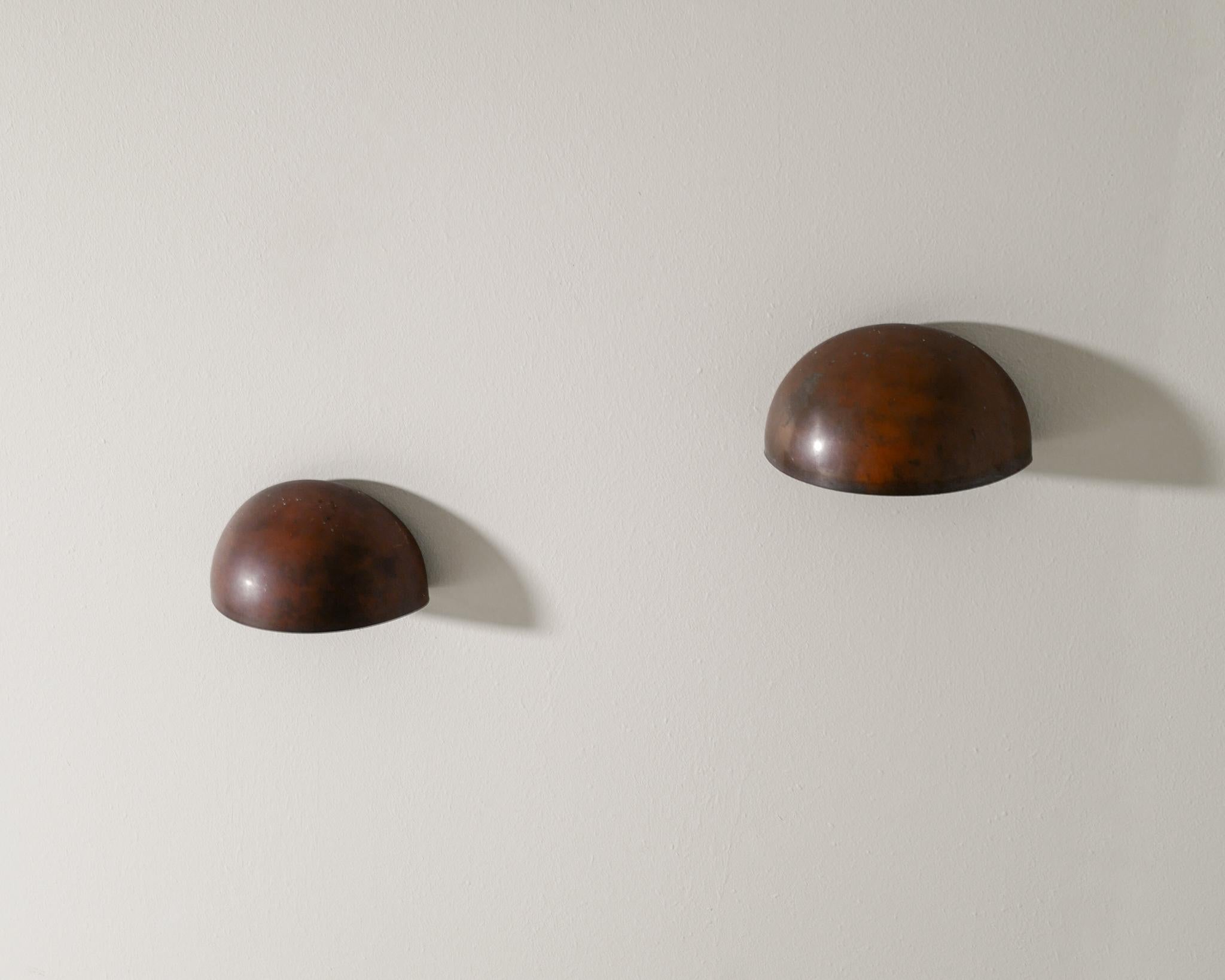 Scandinavo moderno Coppia di lampade da parete in rame patinato danese di Thorup & Bonderup in vendita