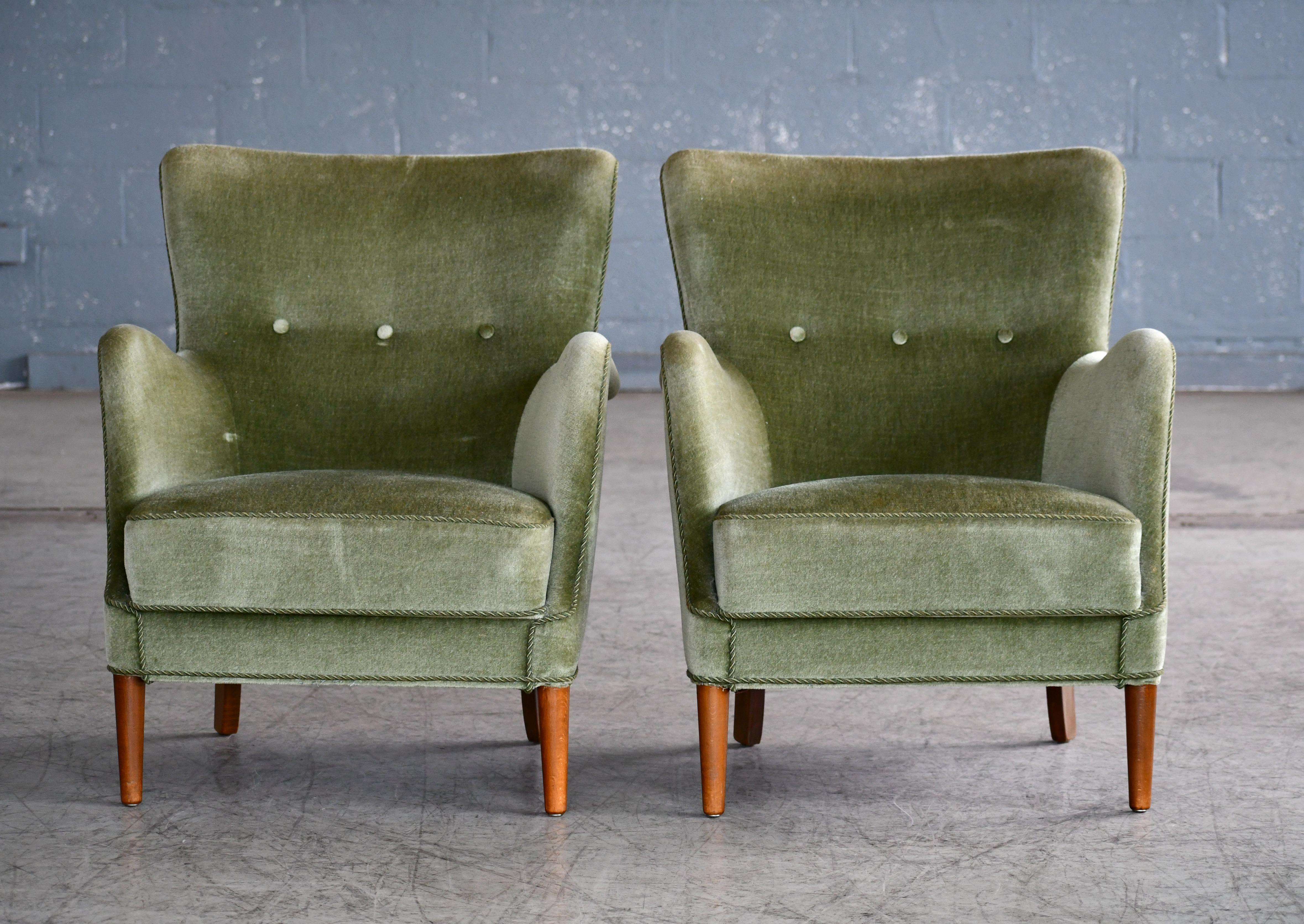 Pair of Danish Peter Hvidt  Attributed Lounge Chairs Green Mohair In Excellent Condition In Bridgeport, CT