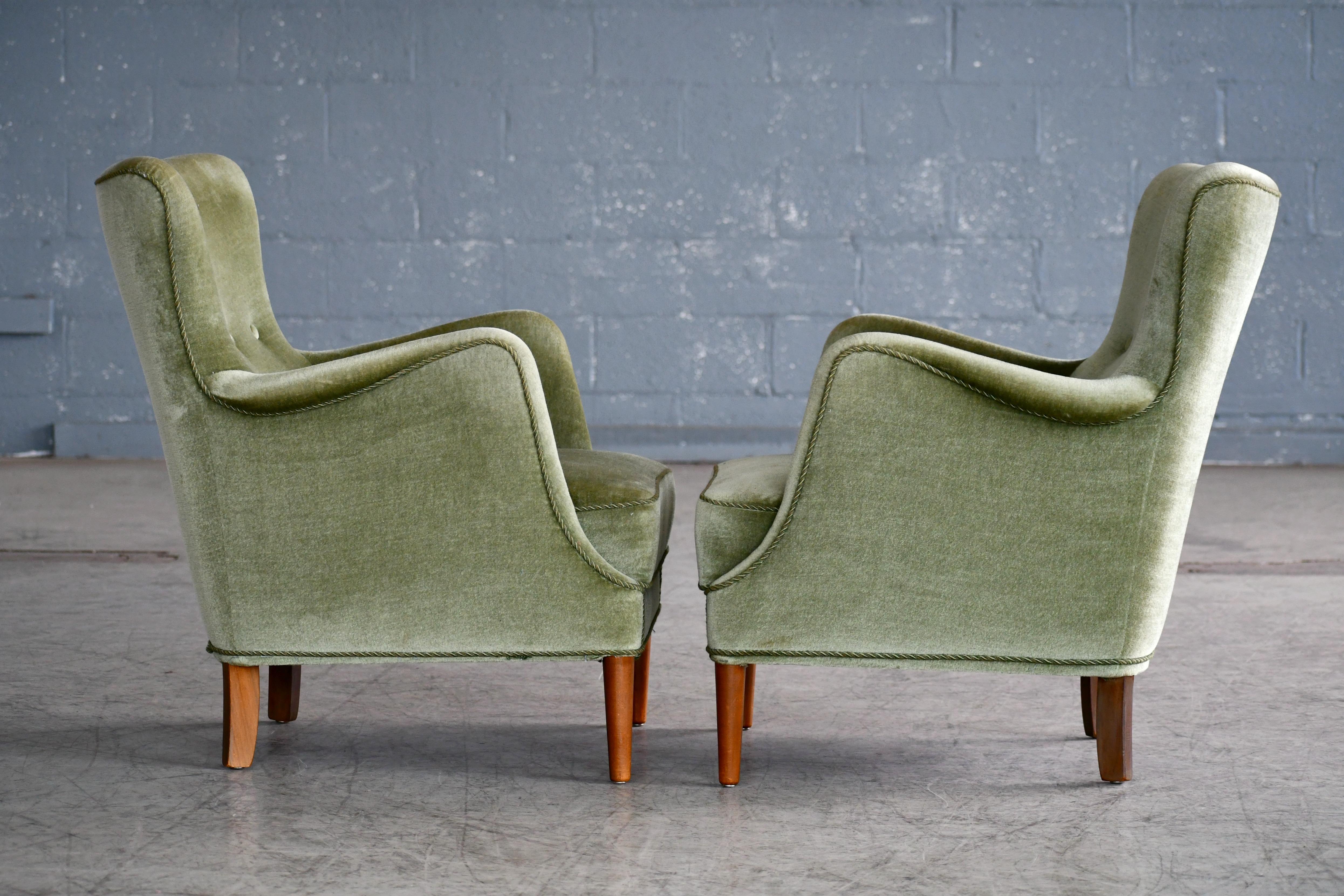 Mid-20th Century Pair of Danish Peter Hvidt  Attributed Lounge Chairs Green Mohair