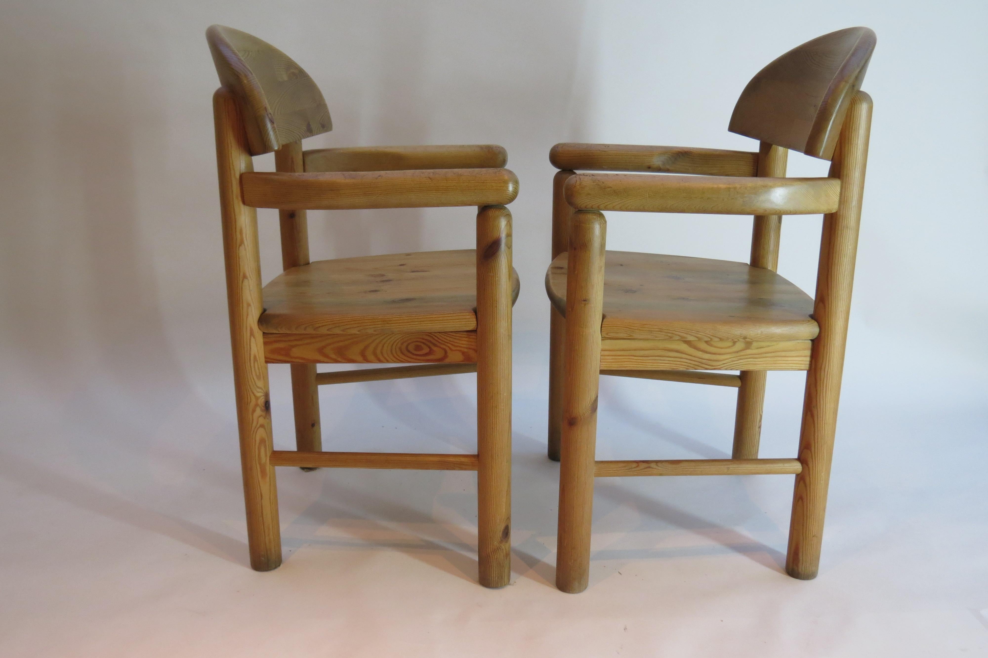 Pair of Danish Pine Carver Dining Chairs by Rainer Daumiller for Hirtshals 1970s (Moderne der Mitte des Jahrhunderts)