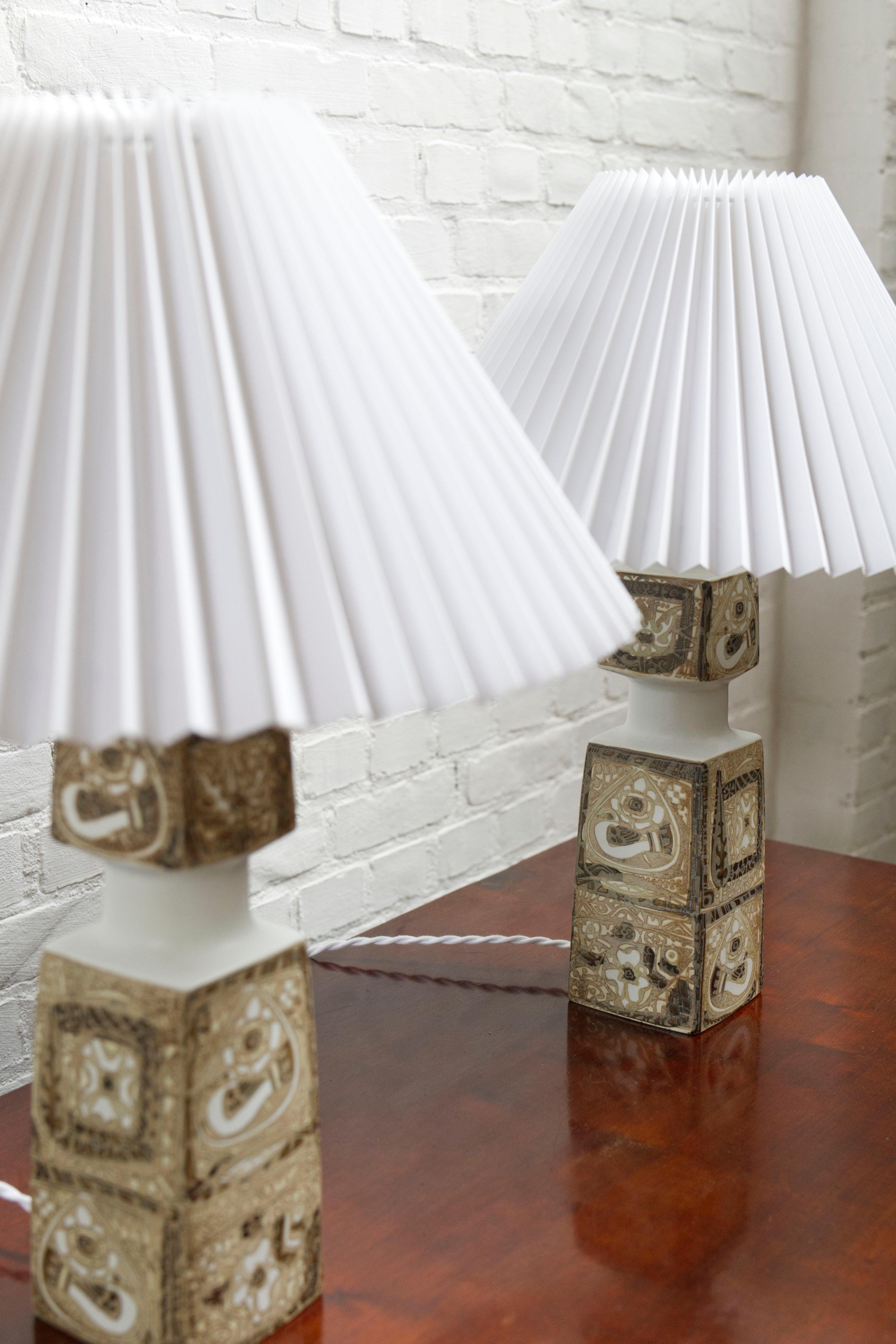 Smaltato Pair of Danish Porcelain Baca Table Lamps by Nils Thorsson for Royal Copenhagen in vendita