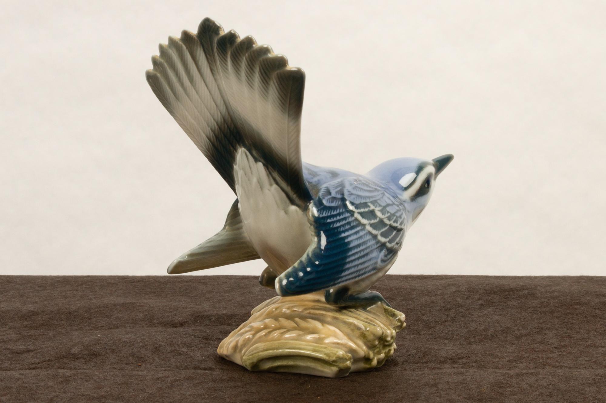 Pair of Danish Porcelain Birds by Dahl Jensen, 1930s 8