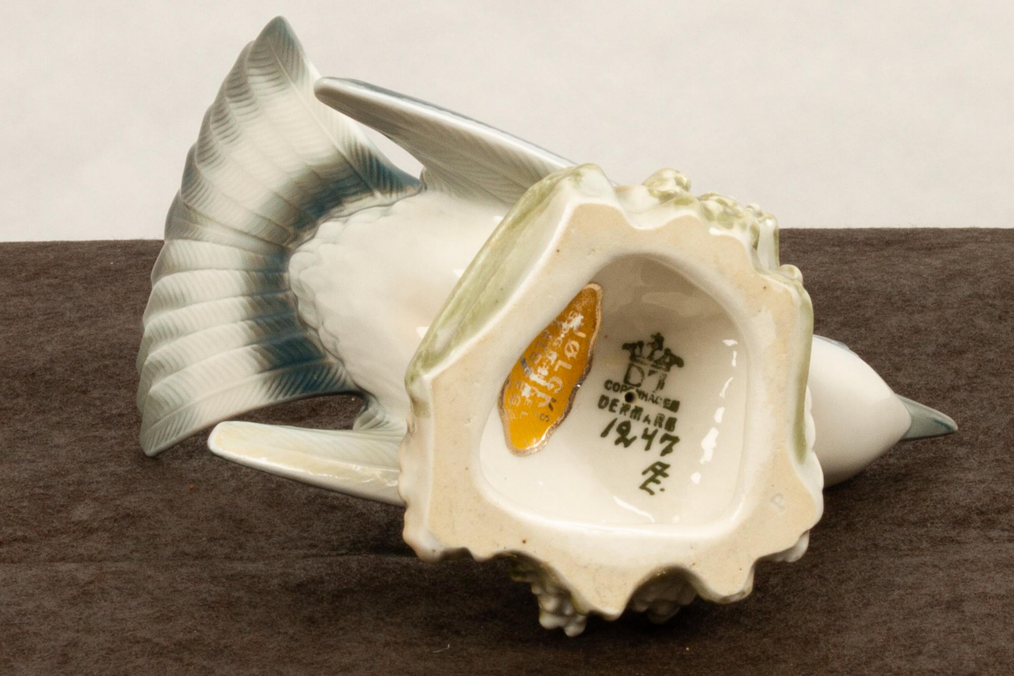 Pair of Danish Porcelain Birds by Dahl Jensen, 1930s 11