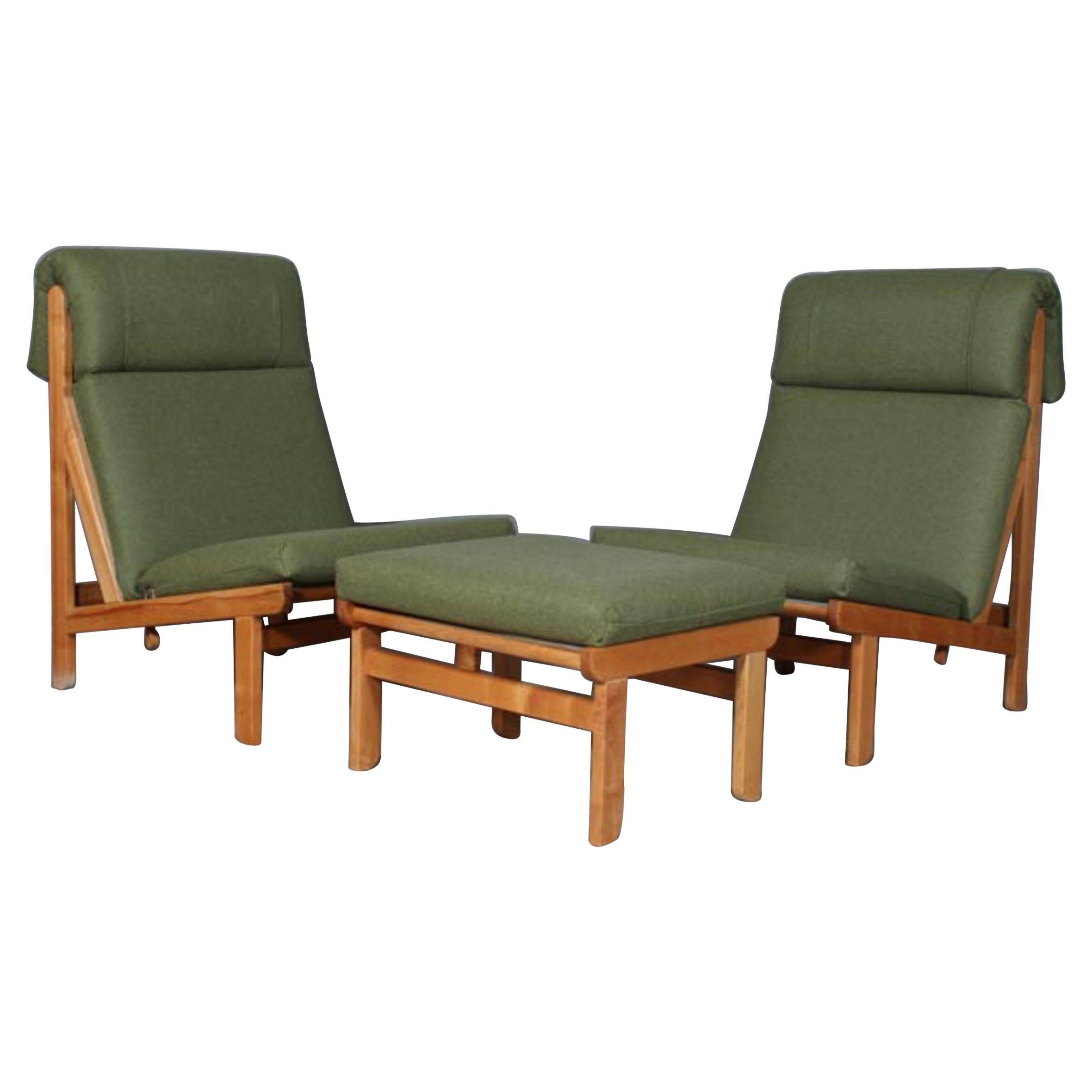 Pair of Danish "Rag" Easy Lounge Chairs in Pine and Fabric by Bernt Petersen