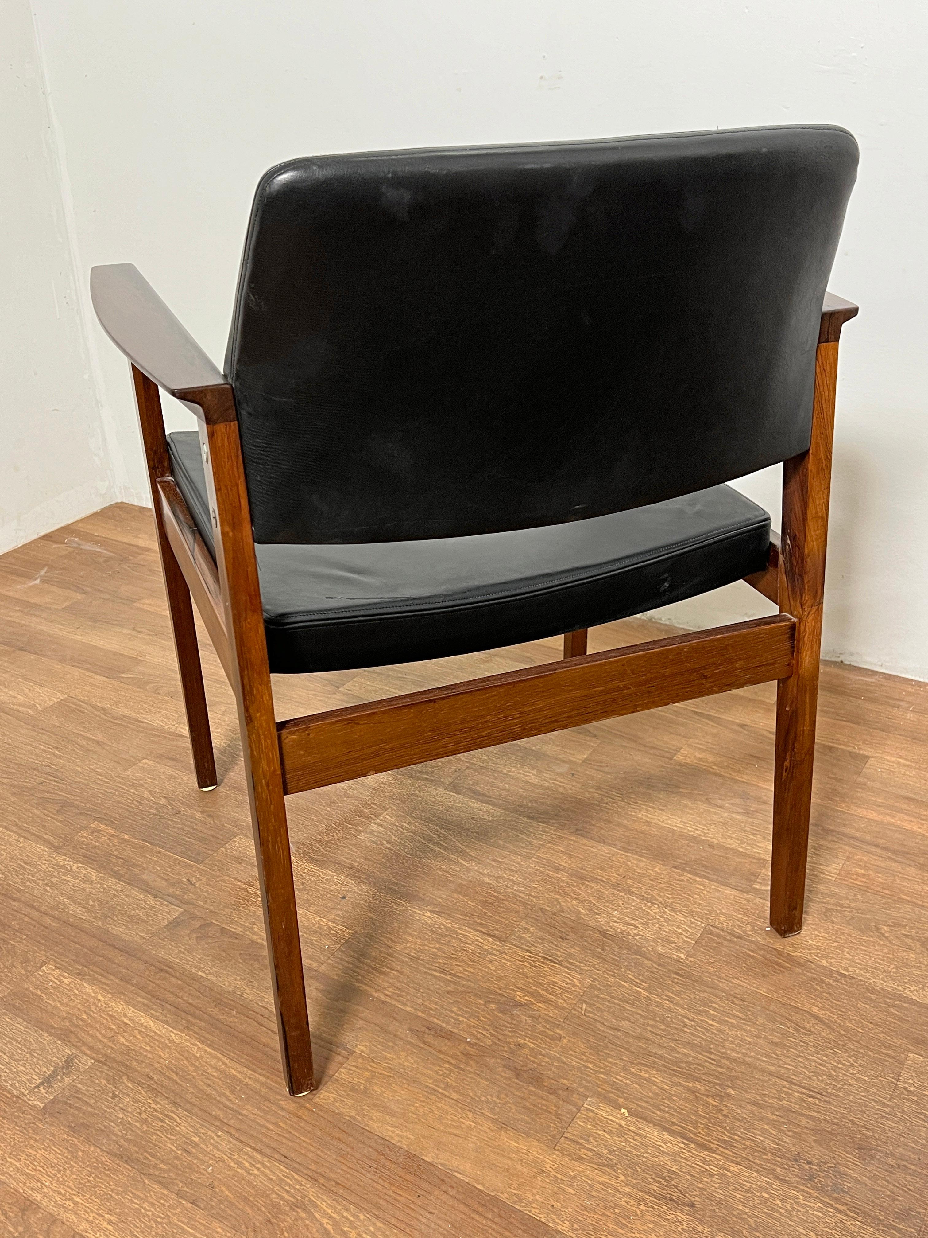 Scandinavian Modern Pair of Danish Rosewood and Leather Arm Chairs Circa 1970s For Sale