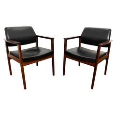 Paire de fauteuils danois en palissandre et cuir Circa 1970