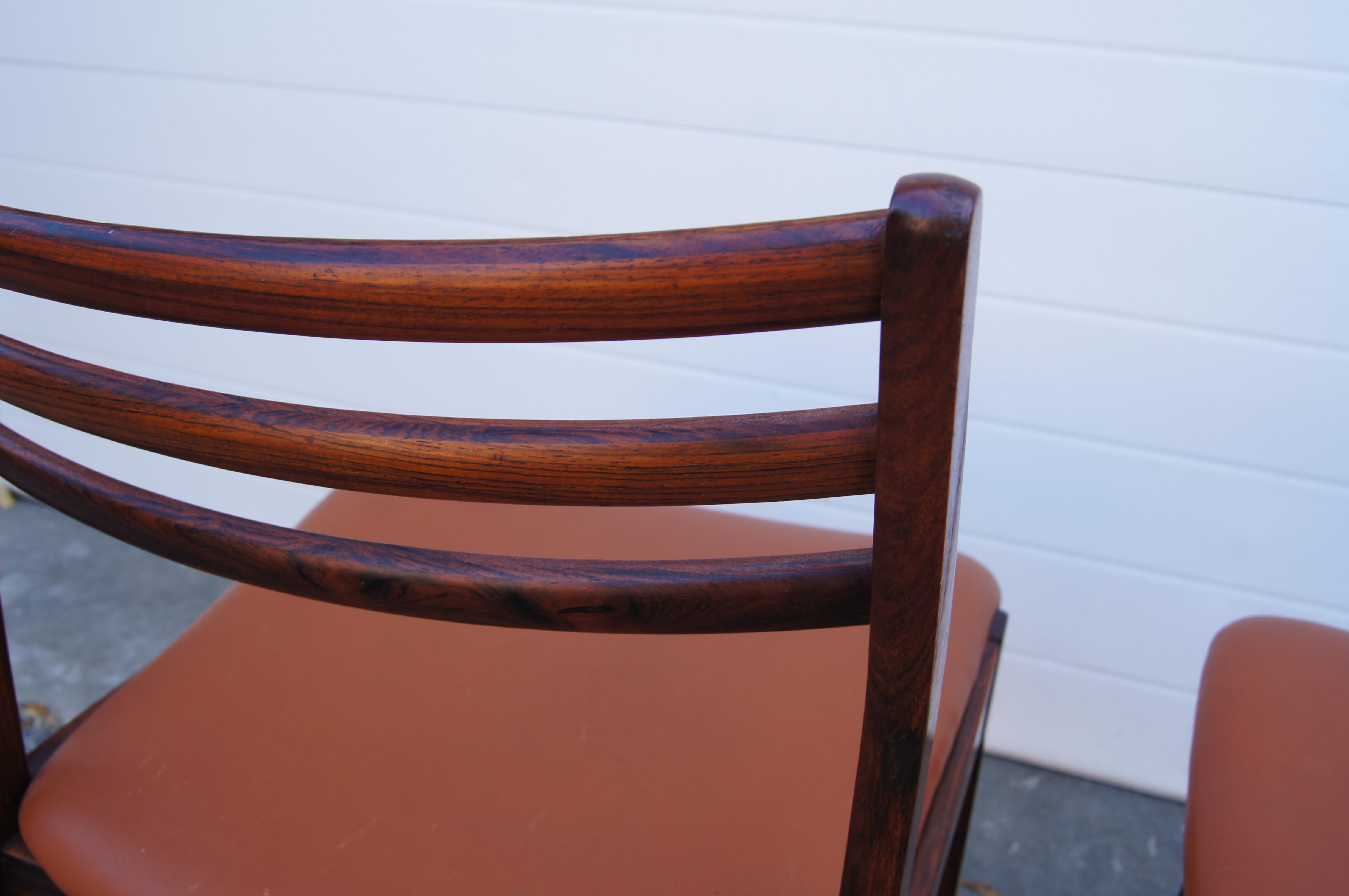 Danois Paire de chaises d'appoint danoises en bois de rose et cuir en vente