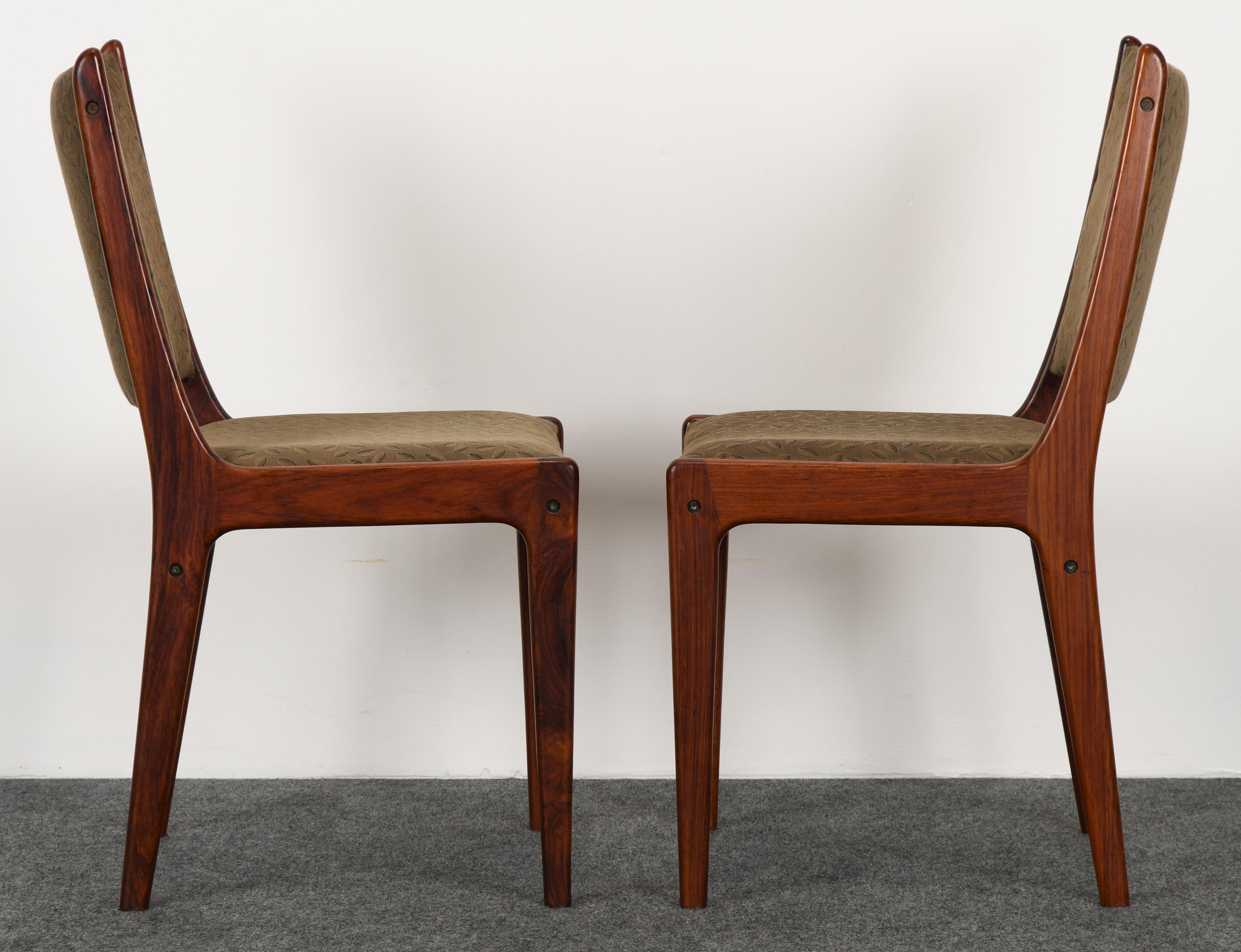 Pair of Danish Rosewood Chairs by Johannes Andersen for Uldum Mobelfabrik, 1960s In Good Condition In Hamburg, PA
