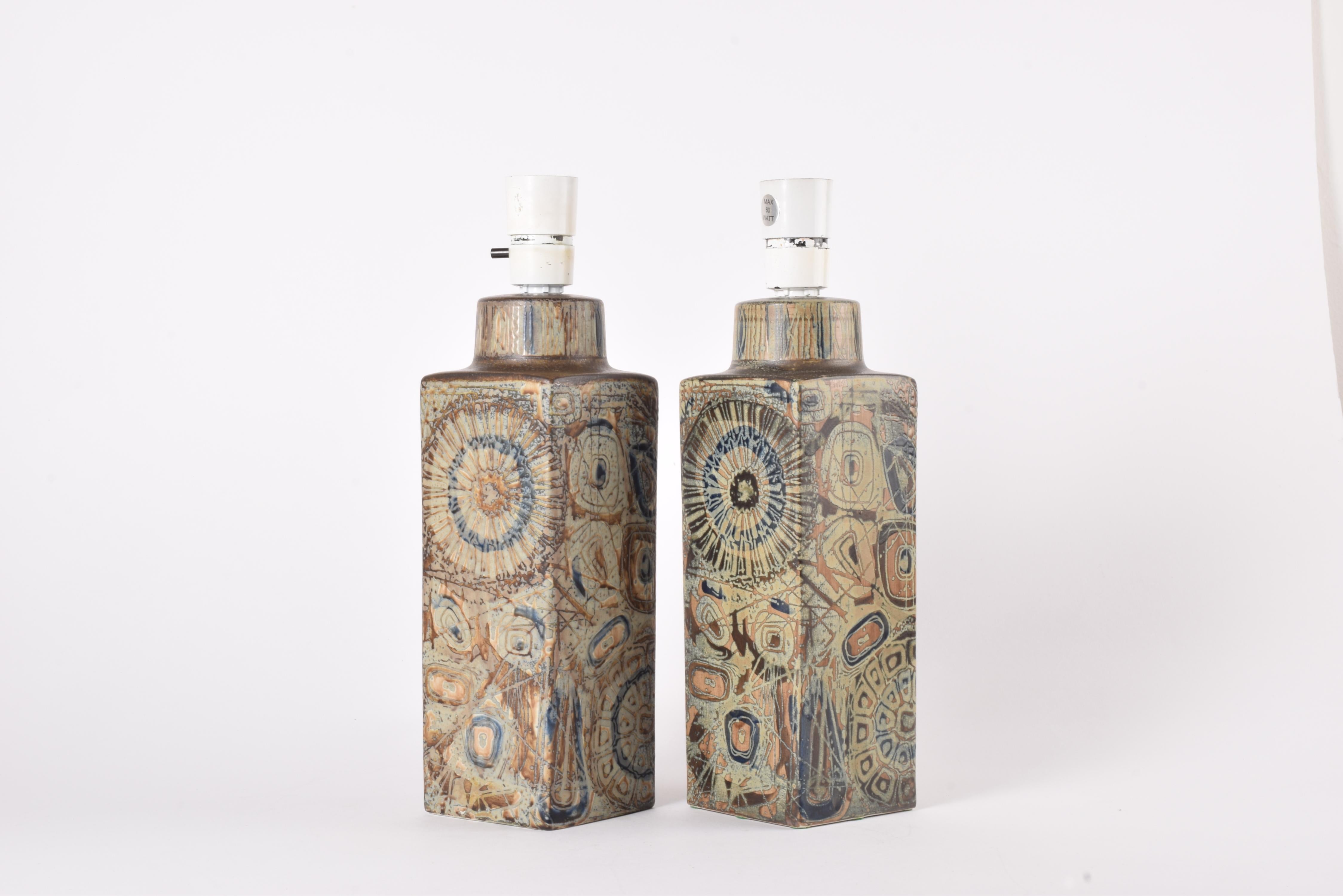 Ein Paar dänische Royal Copenhagen Baca Tischlampen Braun von Nils Thorsson 1970s (Glasiert) im Angebot