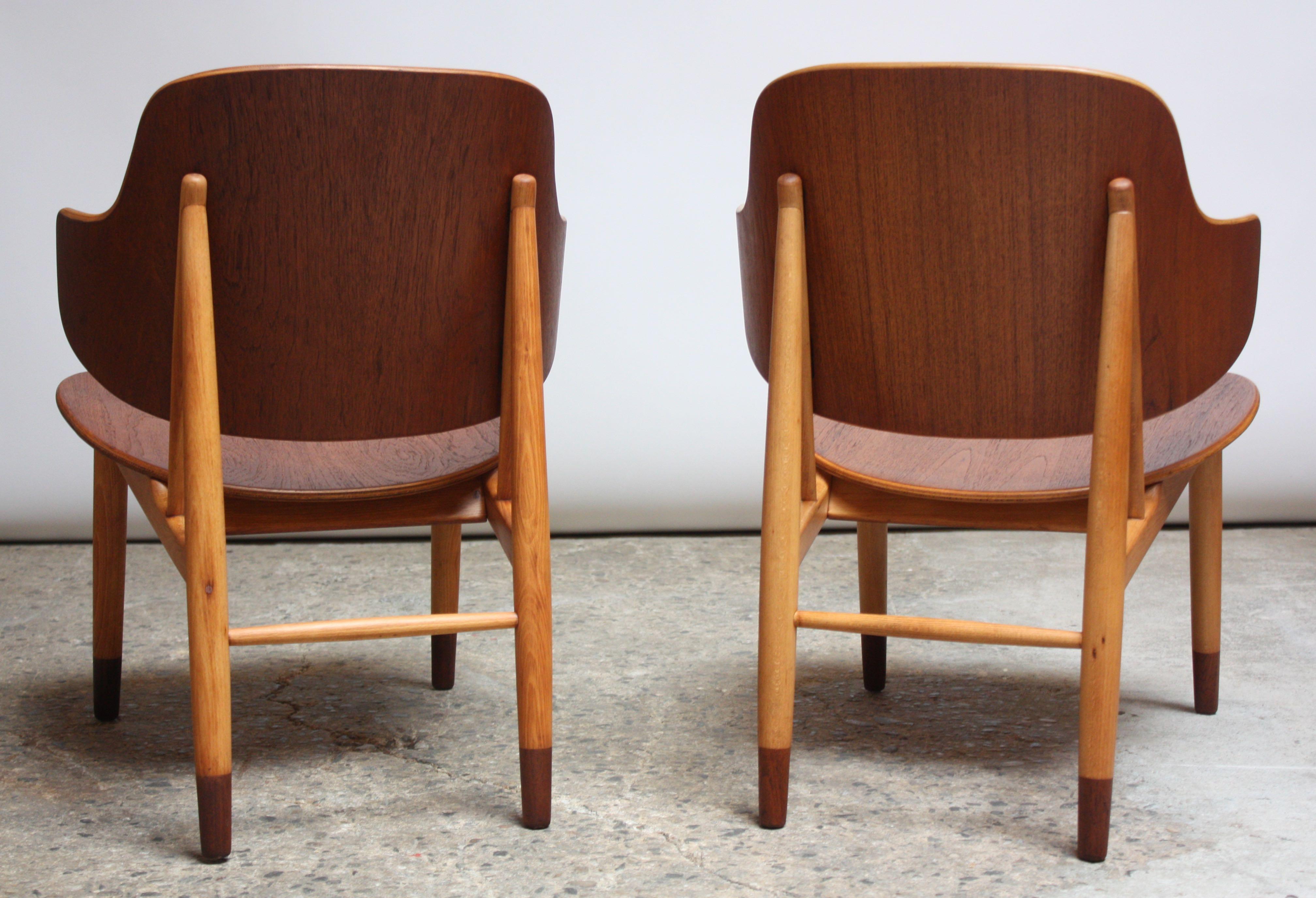 Pair of Danish Sculptural Shell Chairs by Ib Kofod-Larsen in Teak and Beech For Sale 5