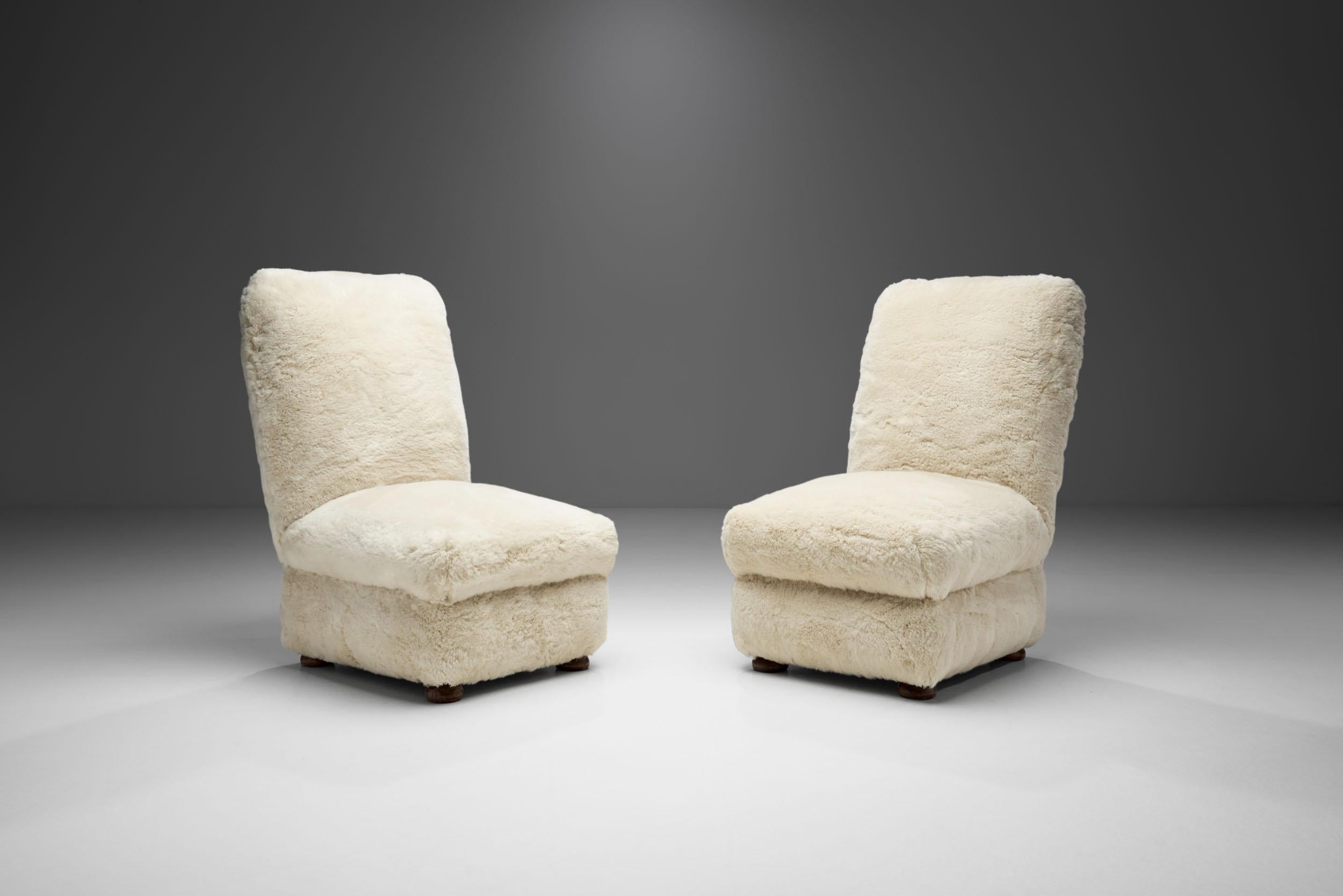 Mid-20th Century Pair of Danish Slipper Chairs, Denmark, 1930s