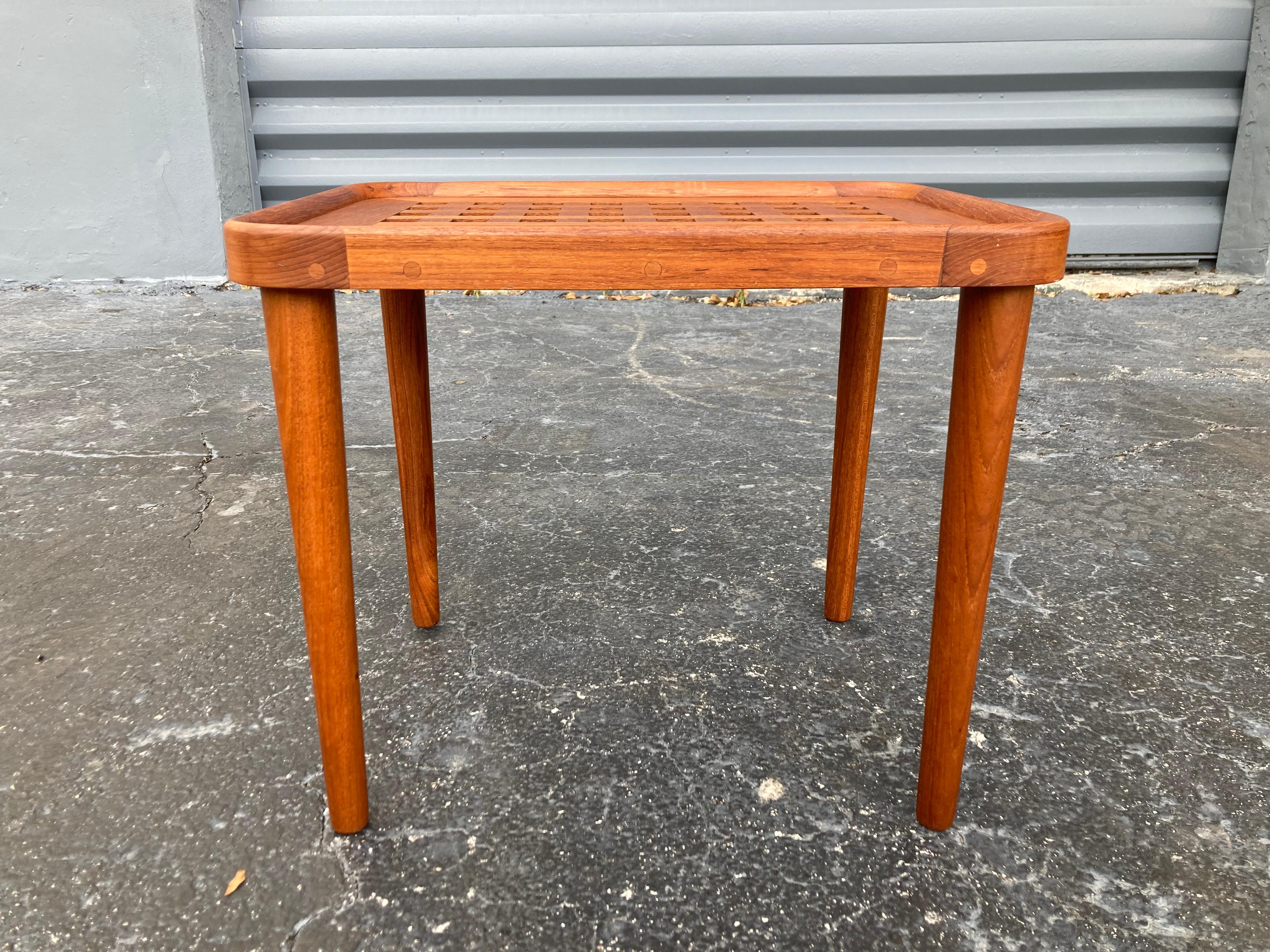 Pair of Danish Solid Teak Side Tables, End Tables For Sale 6