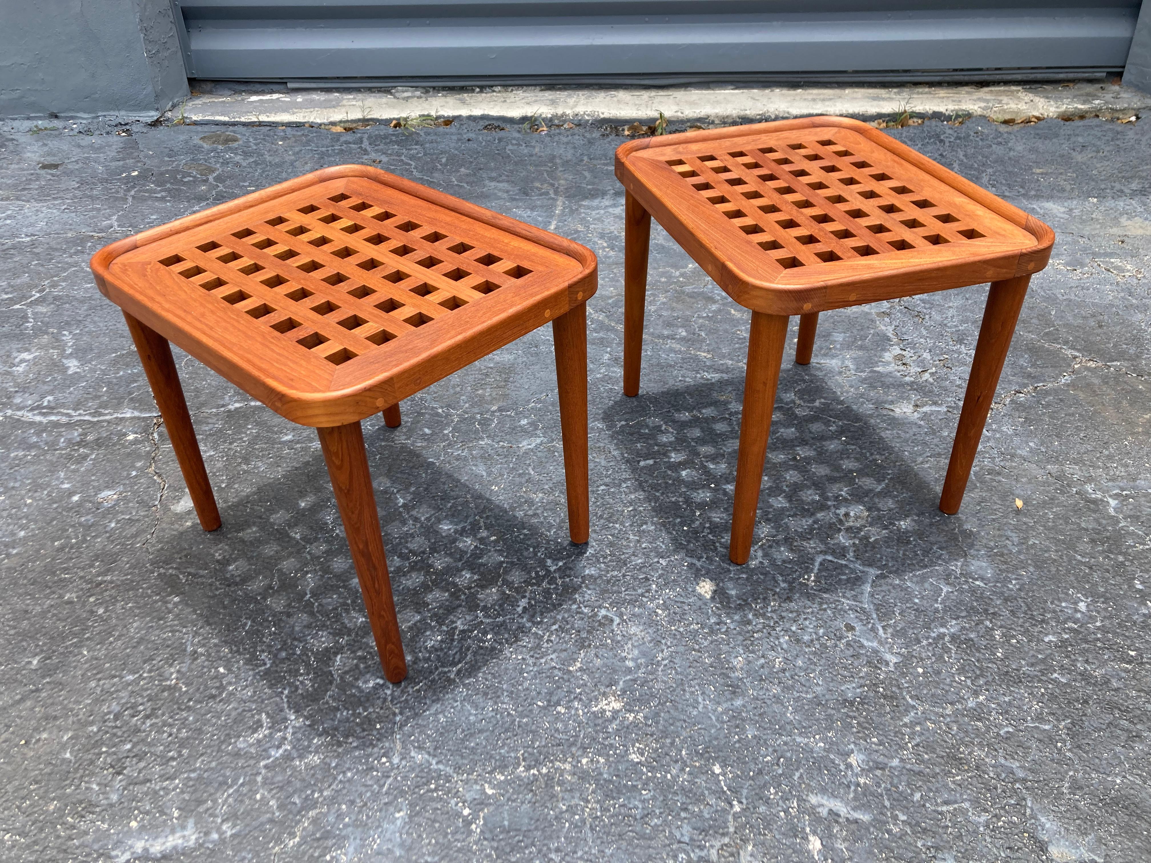 Pair of Danish Solid Teak Side Tables, End Tables In Good Condition For Sale In Miami, FL