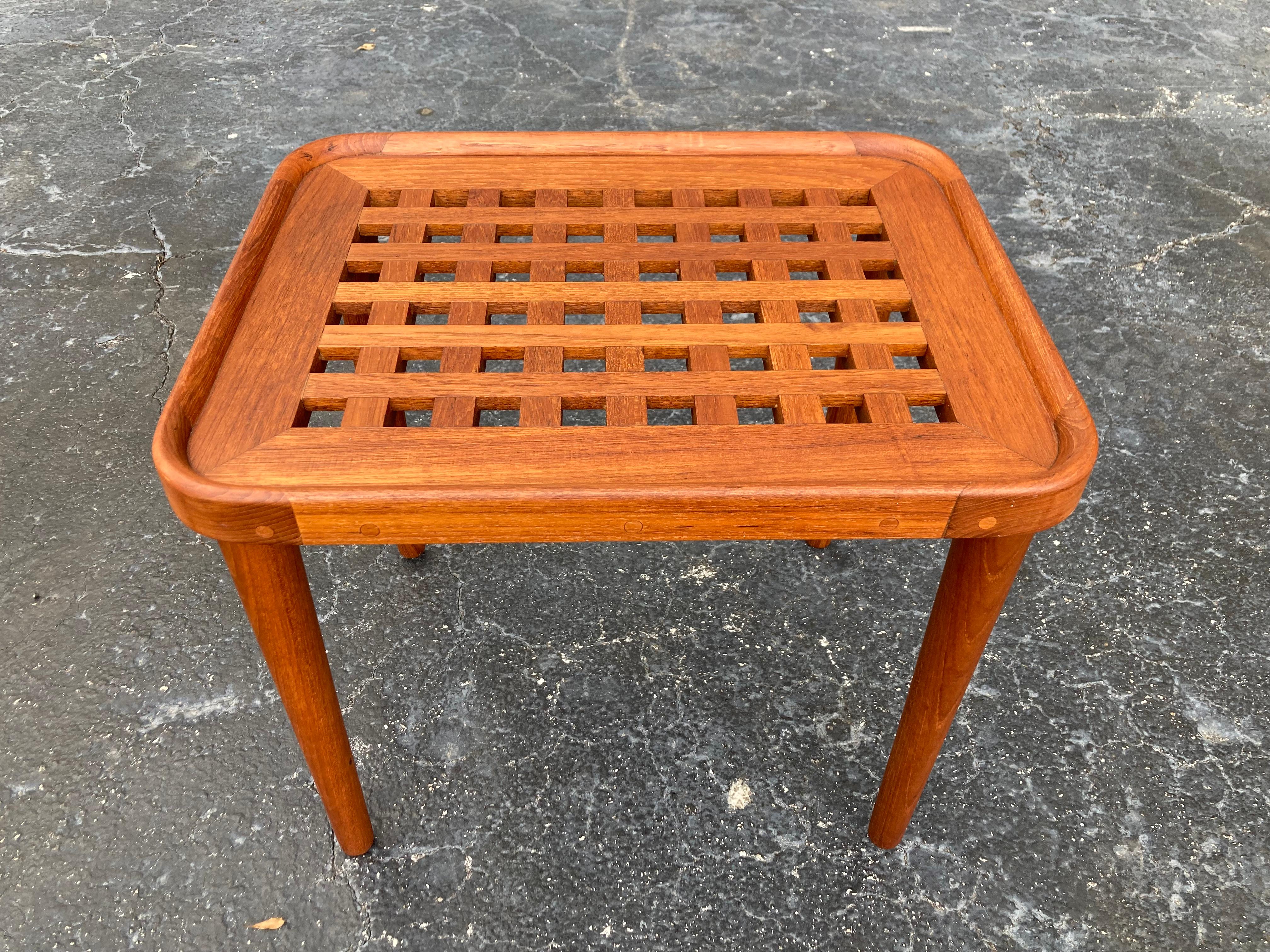 Pair of Danish Solid Teak Side Tables, End Tables For Sale 2