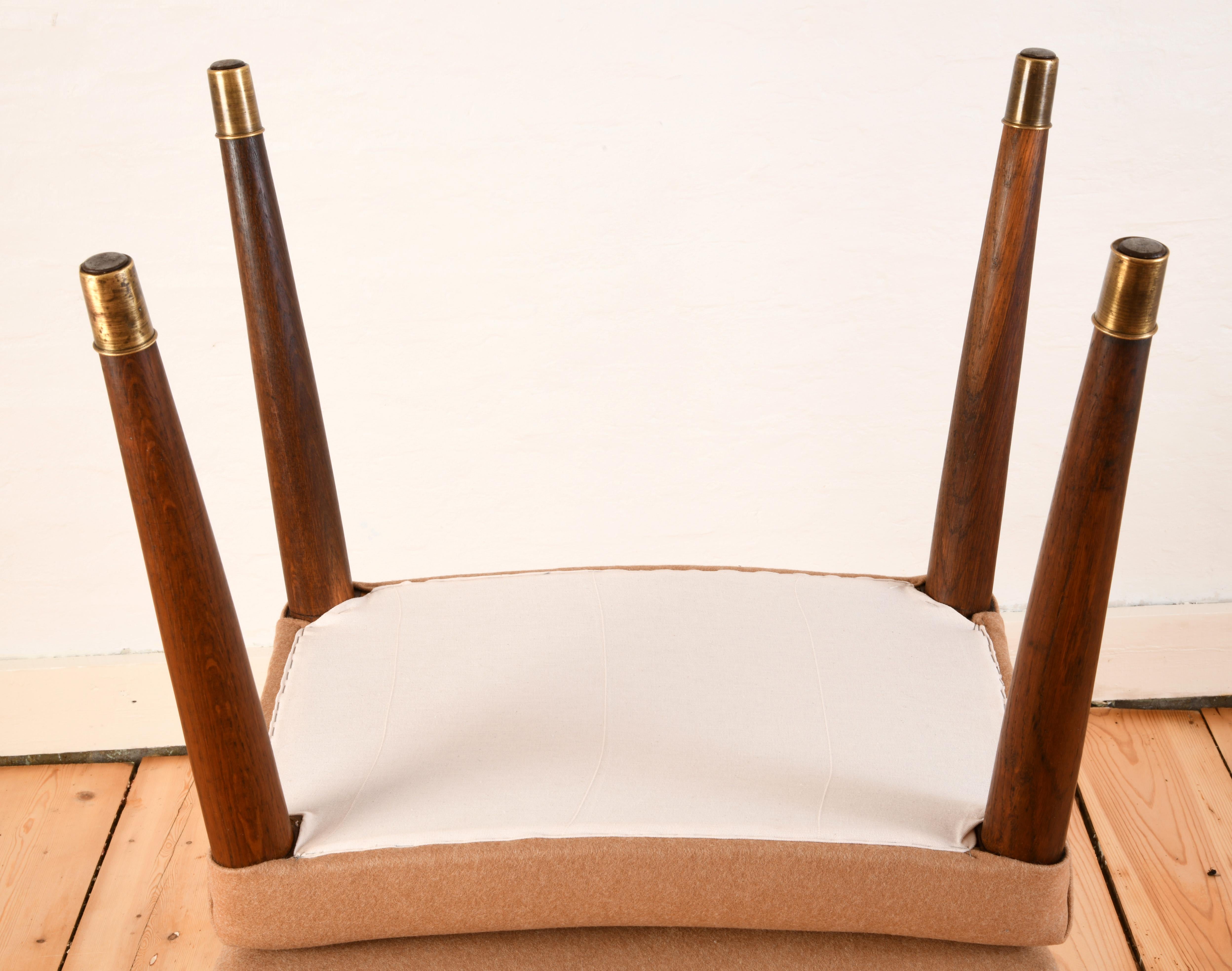 Pair of danish stool or foot stool from te 60s with brass feet reupholstered en venta 3