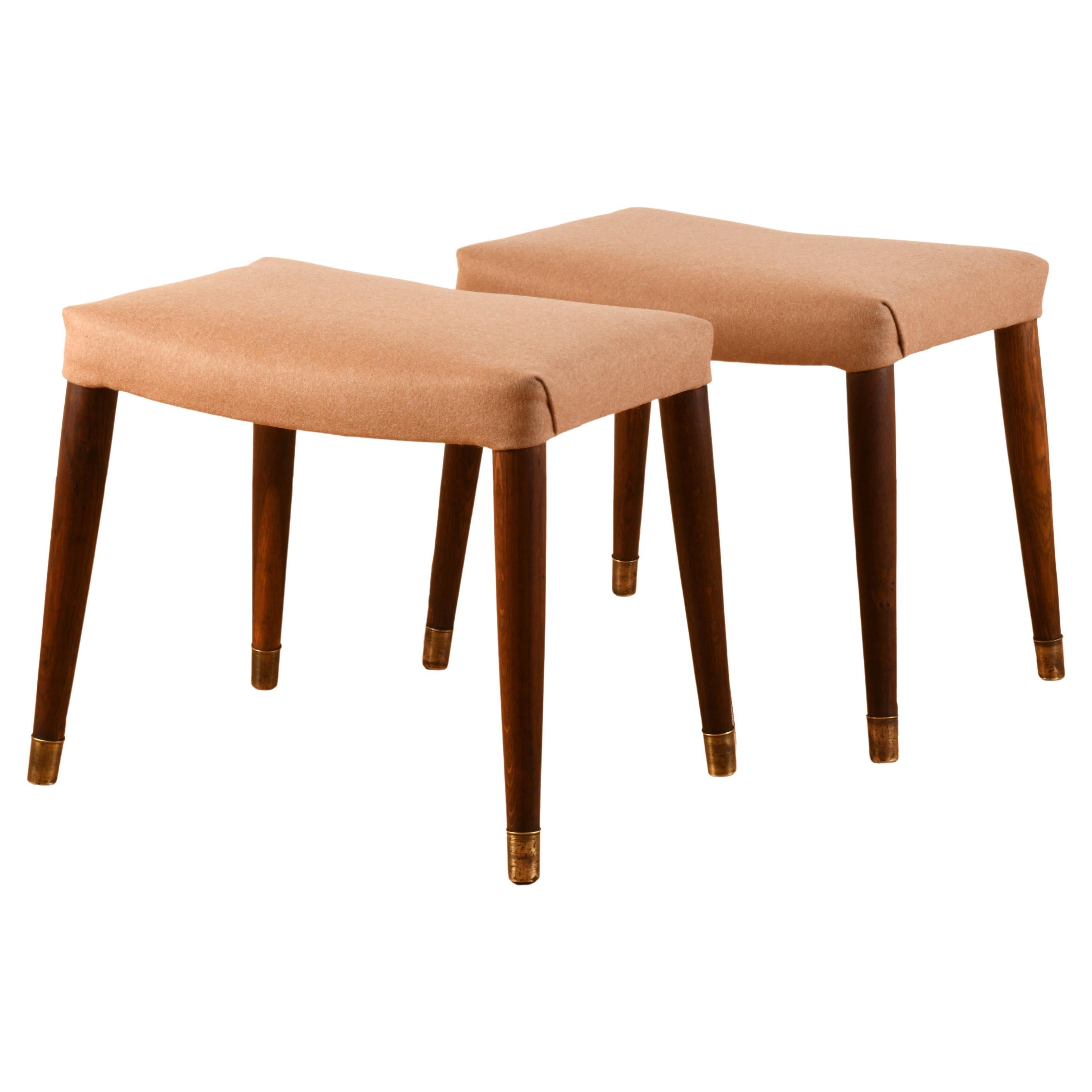 Pair of danish stool or foot stool from te 60s with brass feet reupholstered en venta