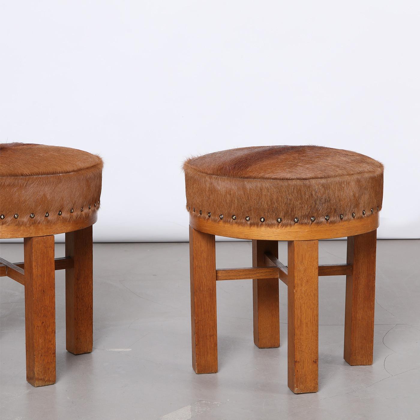 Pair of Danish Stools in Wood and Cowhide, 1940s In Good Condition For Sale In Prague, New Town