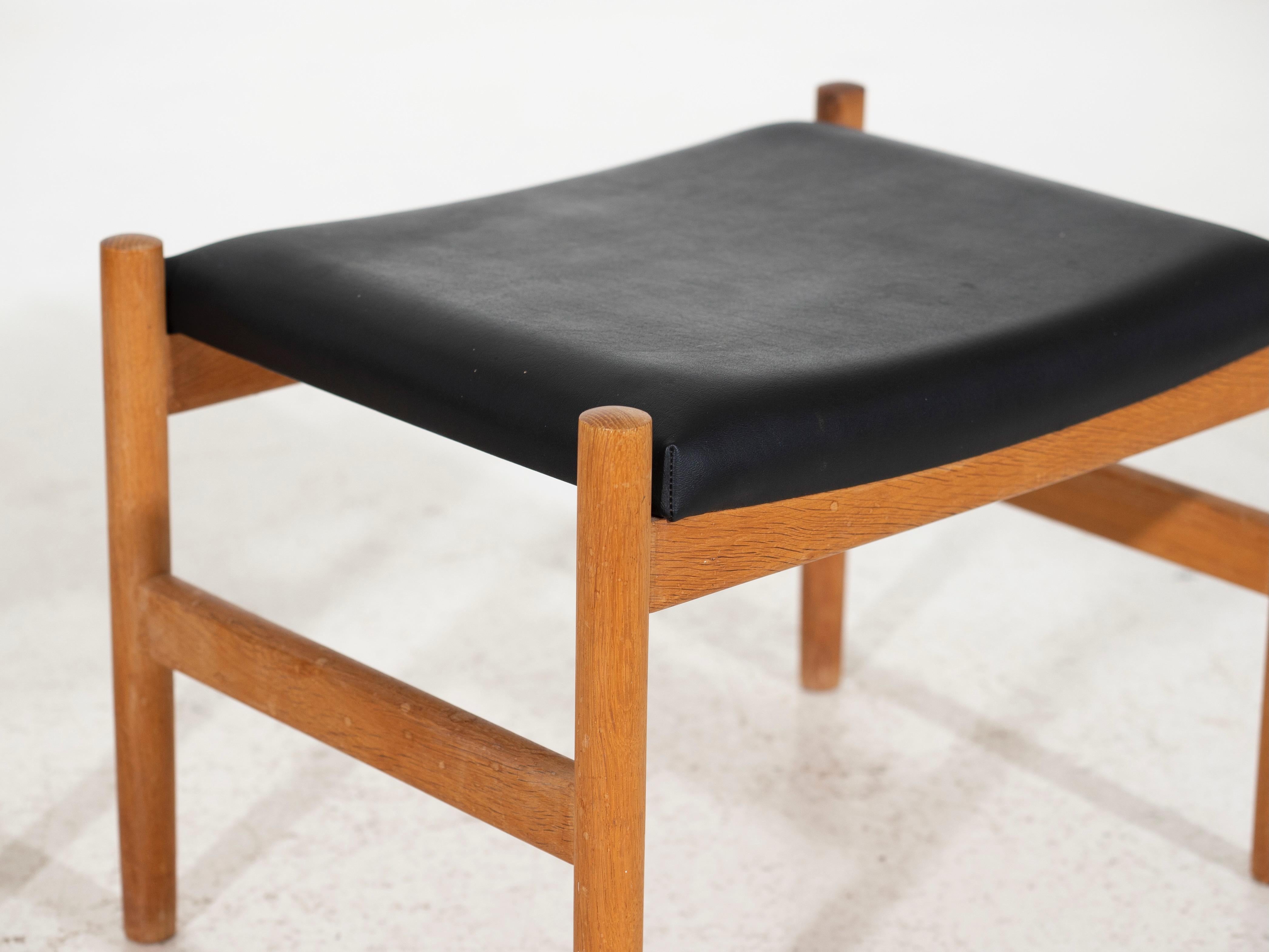 Pair of Danish stools with leather seats, signed, 1960´s. For Sale 1
