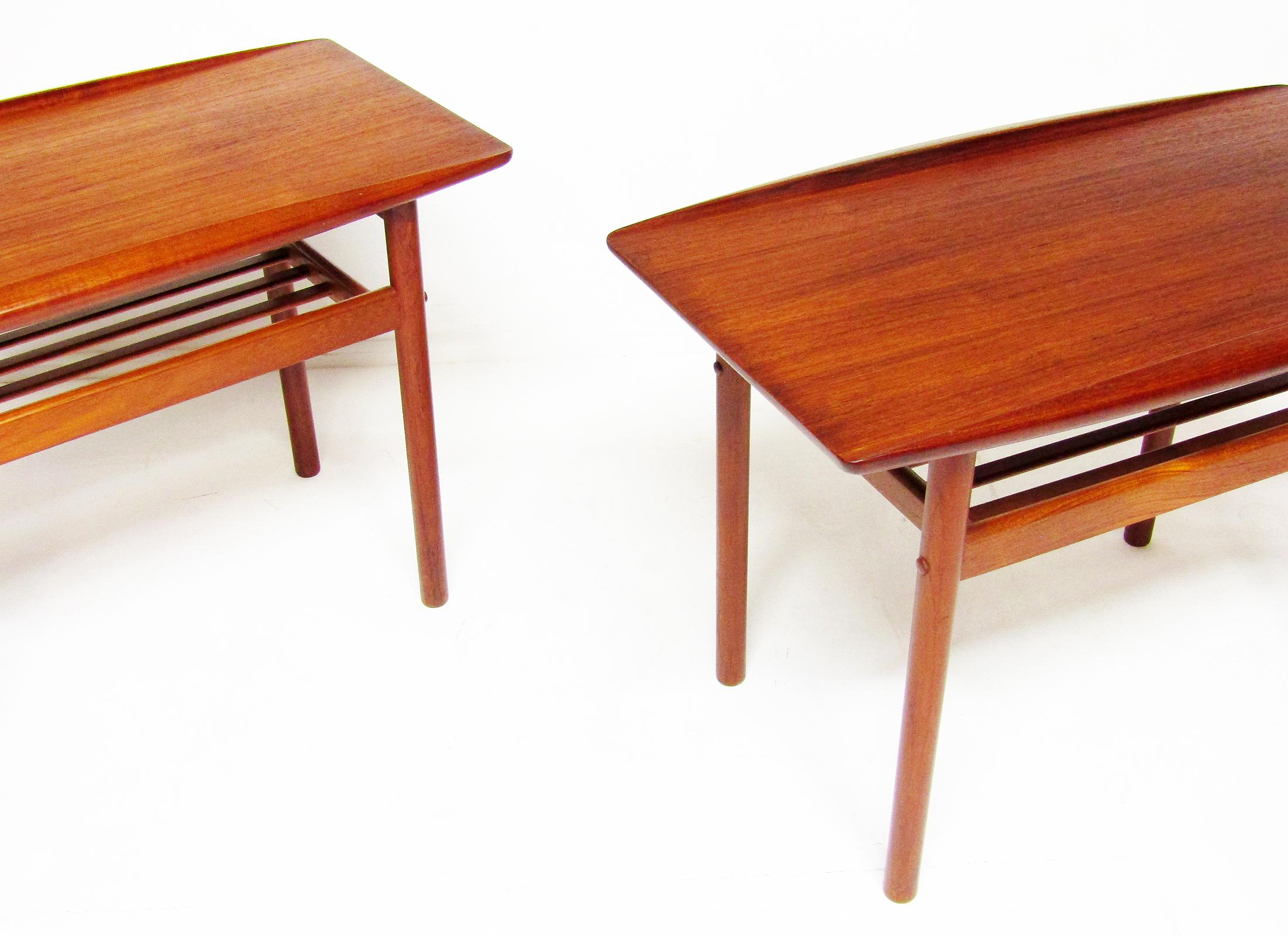 Pair Of Danish Surfboard Lamp Tables Or Night Stands In Teak By Grete Jalk For Sale 2