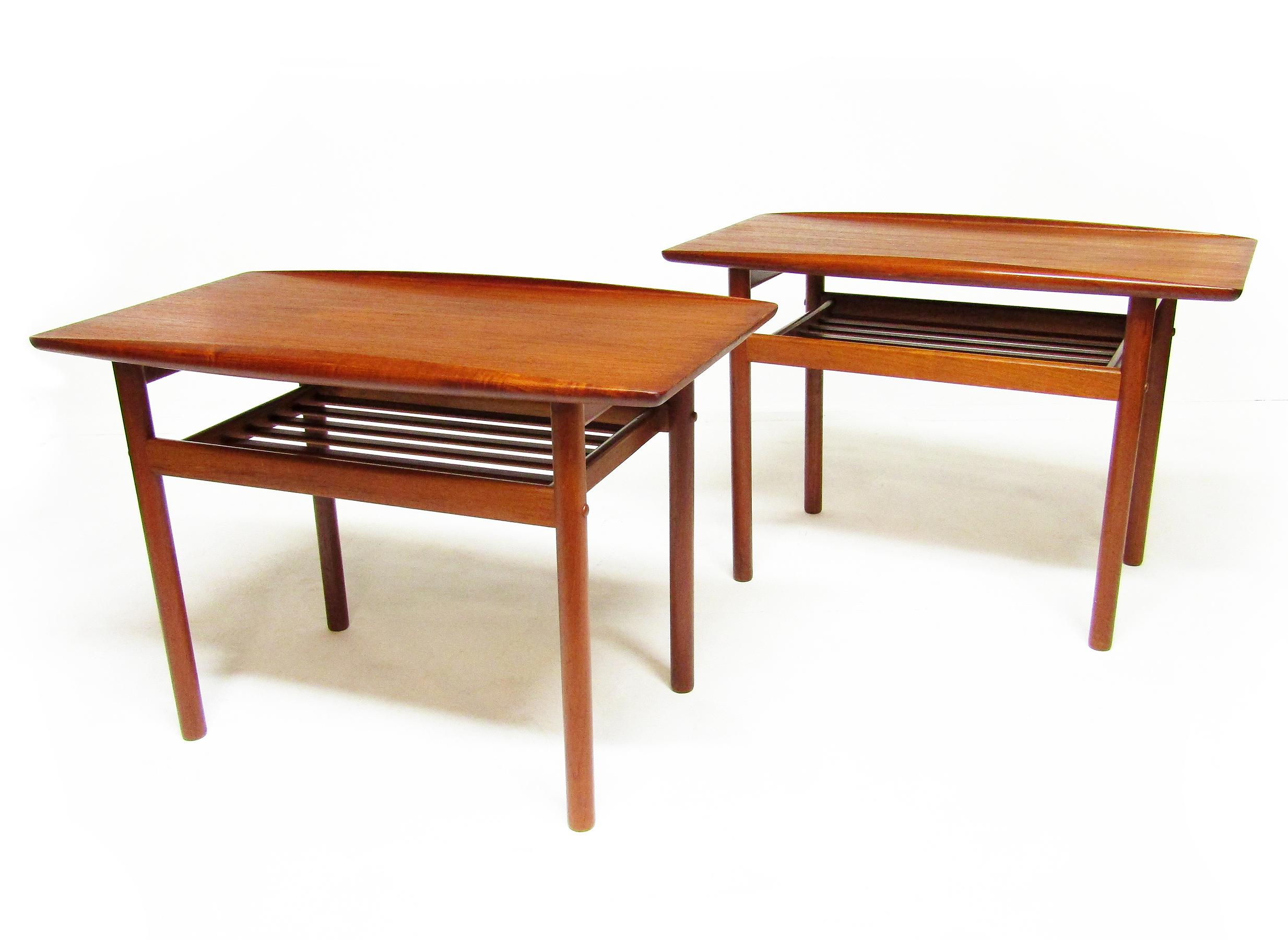 Pair Of Danish Surfboard Lamp Tables Or Night Stands In Teak By Grete Jalk For Sale 3