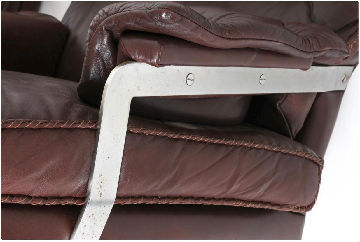 Paar dänische Drehsessel Leder Brown Leder zugeschrieben Arne Norell im Zustand „Gut“ im Angebot in Rochester, NY