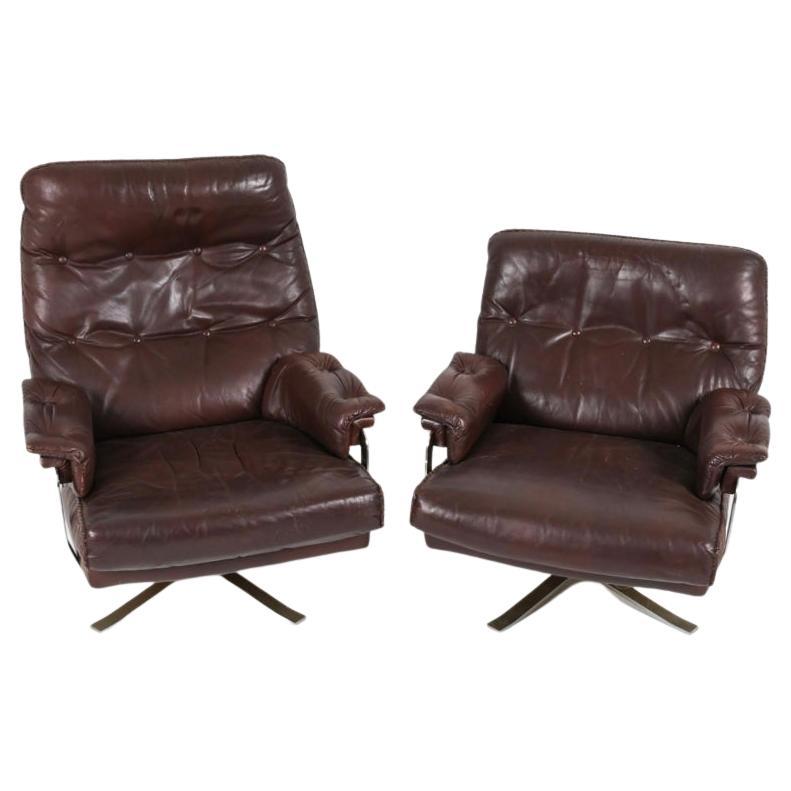 Paar dänische Drehsessel Leder Brown Leder zugeschrieben Arne Norell im Angebot