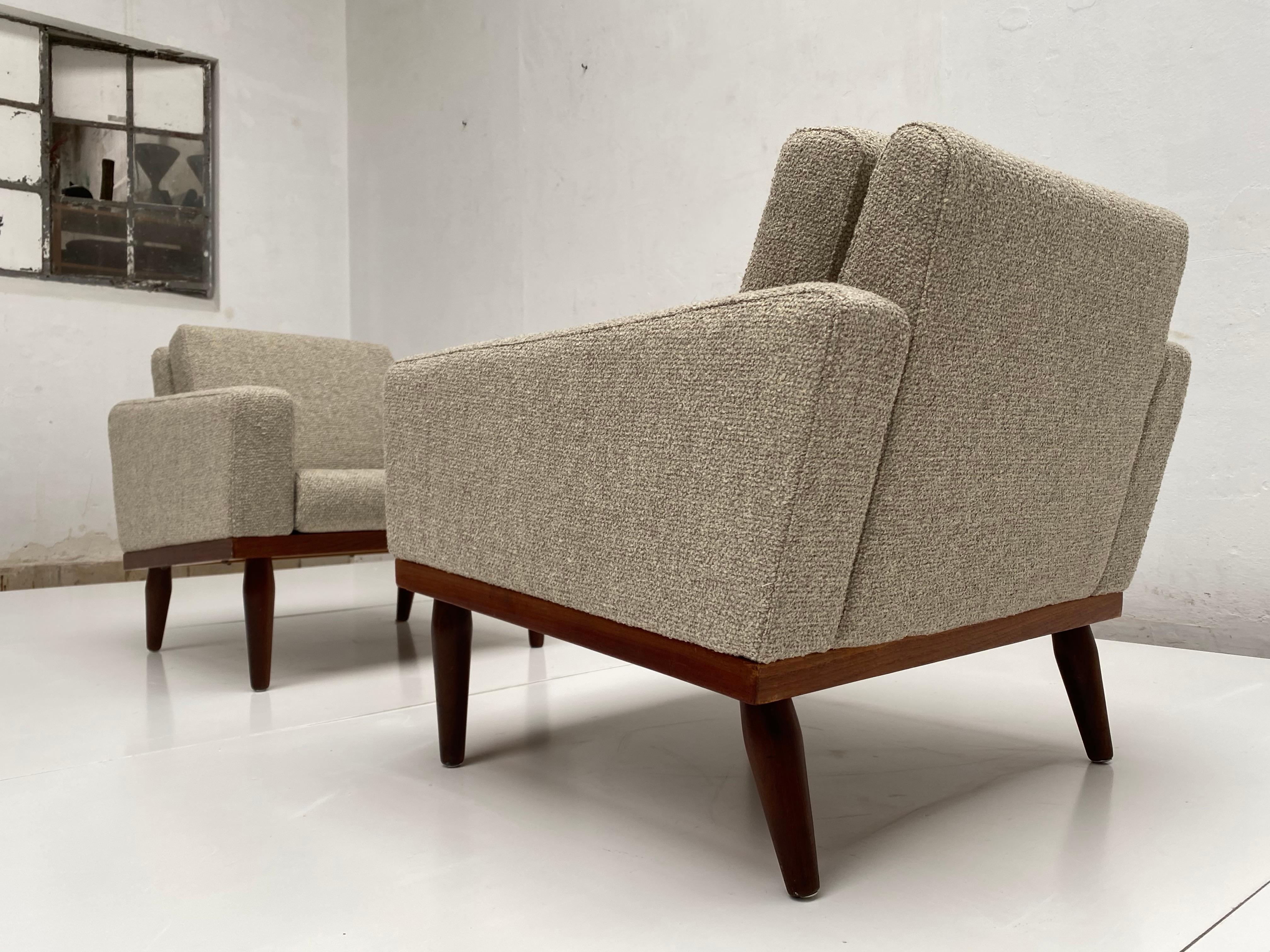 Great pair of new upholstered Danish lounge chairs marked Bovenkamp

Bovenkamp was a Dutch based company that imported Danish furniture by famous designers like Aksel Bender Madesen in the 1950s and 1960s

These chairs are a great example on how