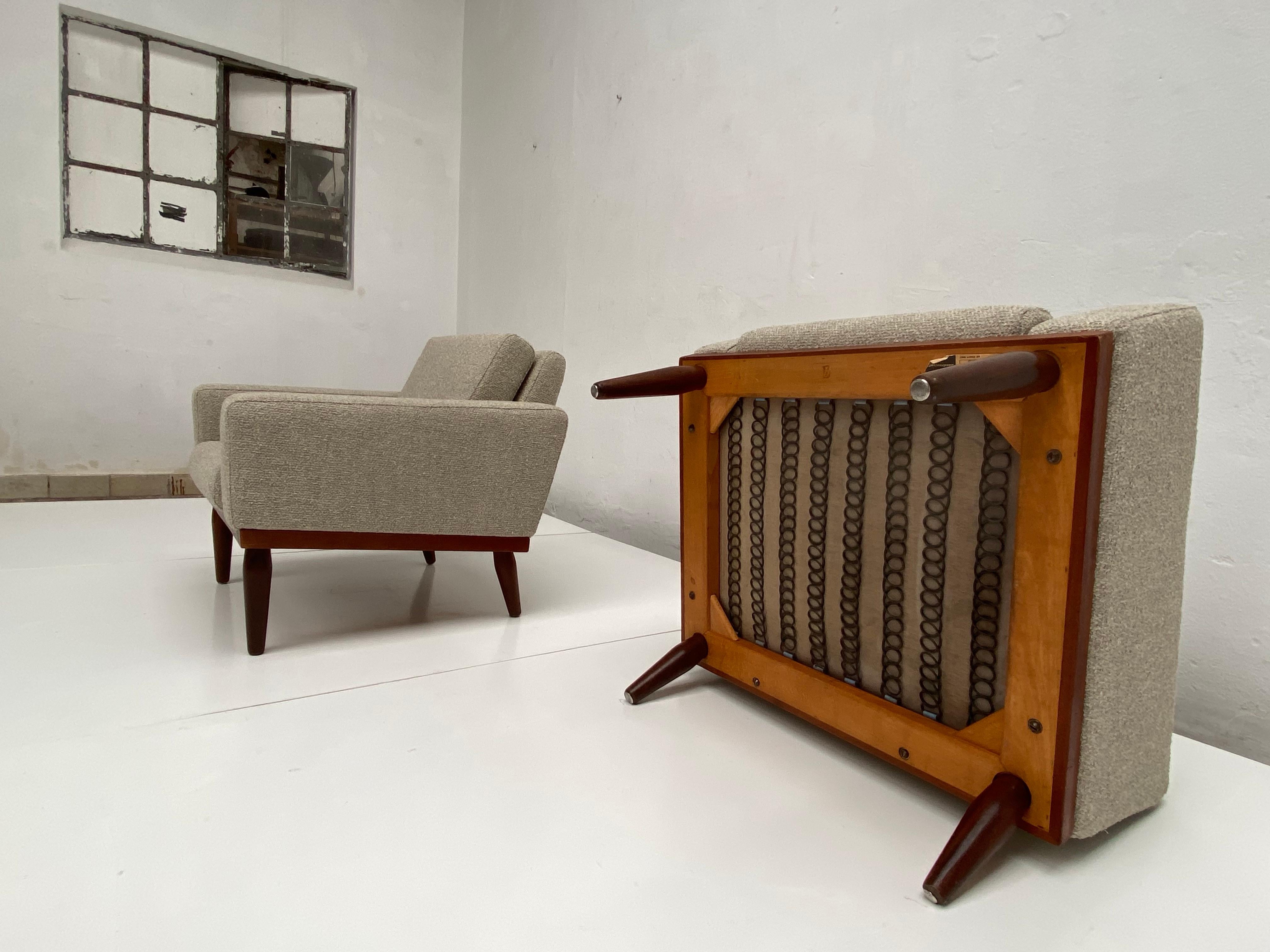 Milieu du XXe siècle Paire de fauteuils de salon danois en teck des années 1950 de Bovenkamp, Pays-Bas, nouveau tissu d'ameublement en vente