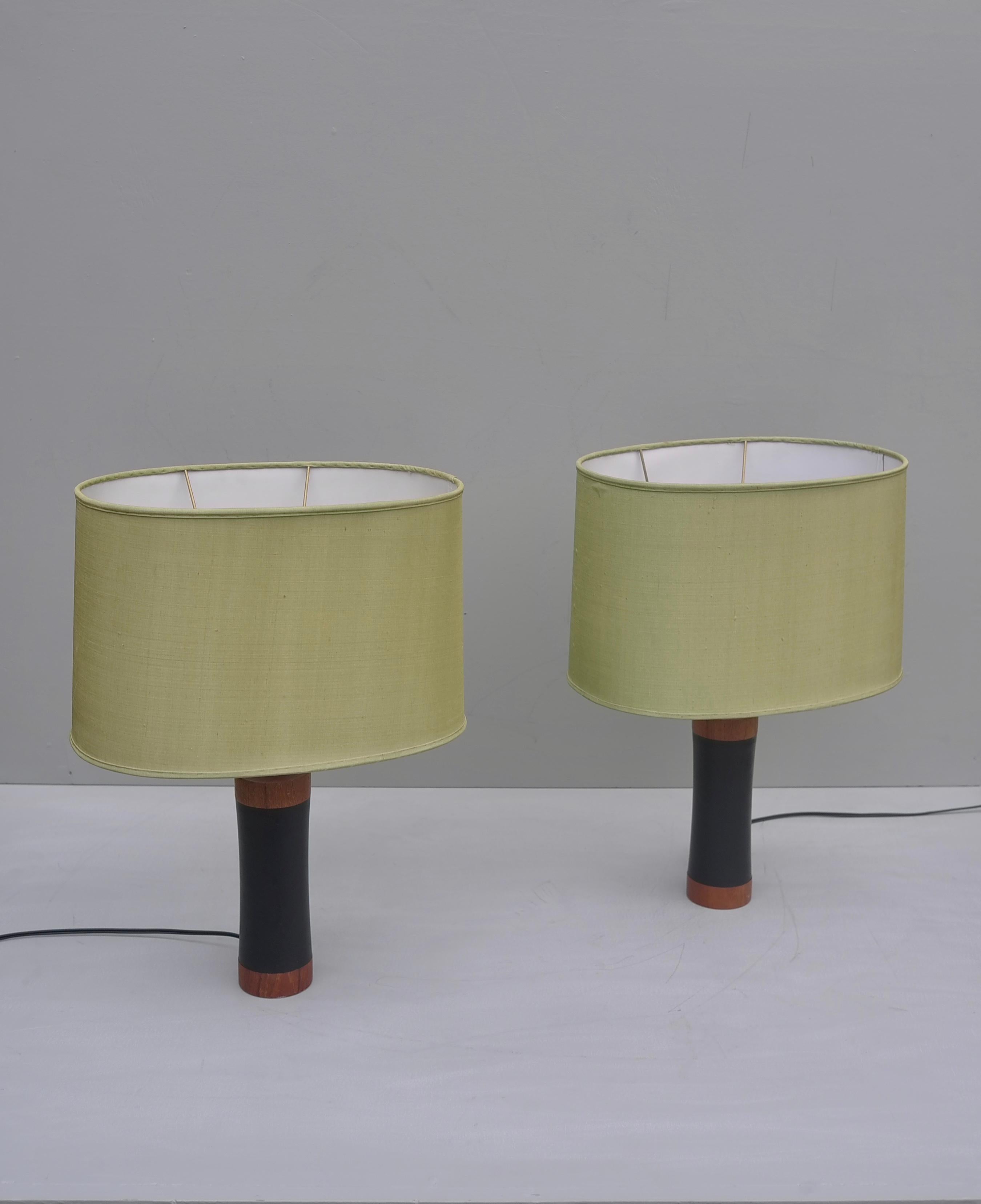 Pair of Danish Teak and Black Leather Table Lamp with Green Silk Lampshades For Sale 2