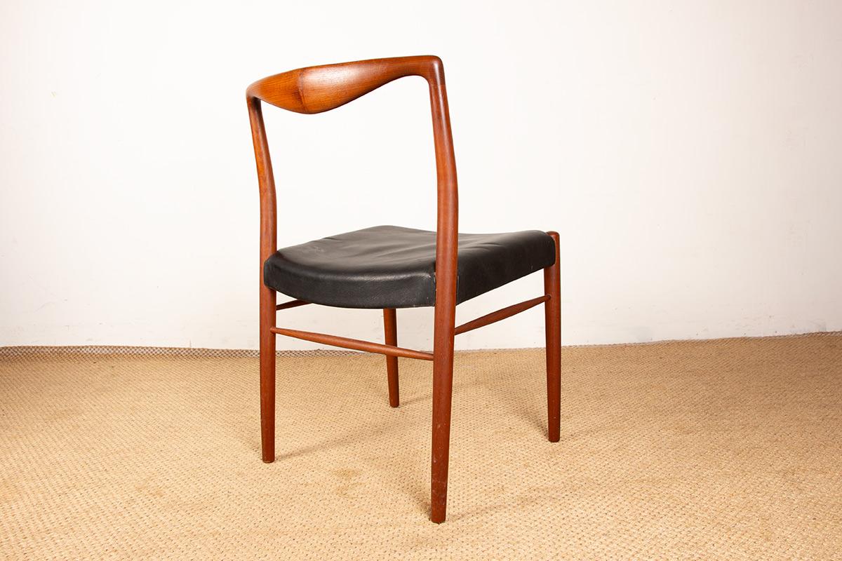 Pair of Danish teak and skai chairs by Lyngfeldt Larsen for Soren Willadsen 1960 For Sale 6