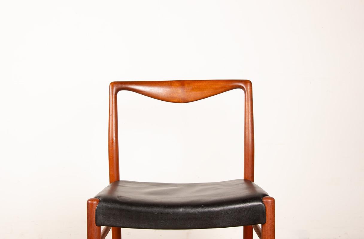 Scandinavian Modern Pair of Danish teak and skai chairs by Lyngfeldt Larsen for Soren Willadsen 1960 For Sale