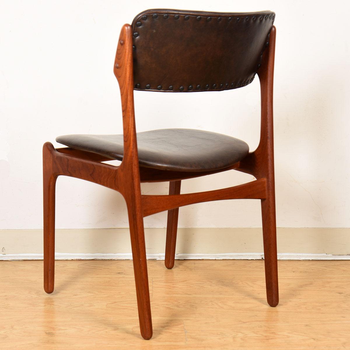 Pair of Danish Teak Dining Chairs in Chocolate Brown by Erik Buch For Sale 2