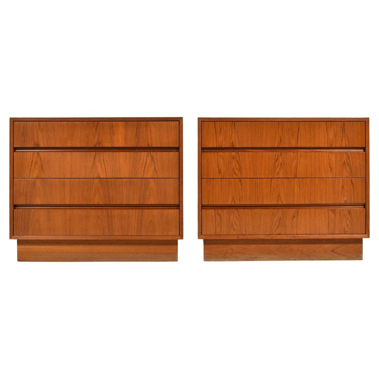 Pair of Danish Teak Dressers For Sale at 1stDibs