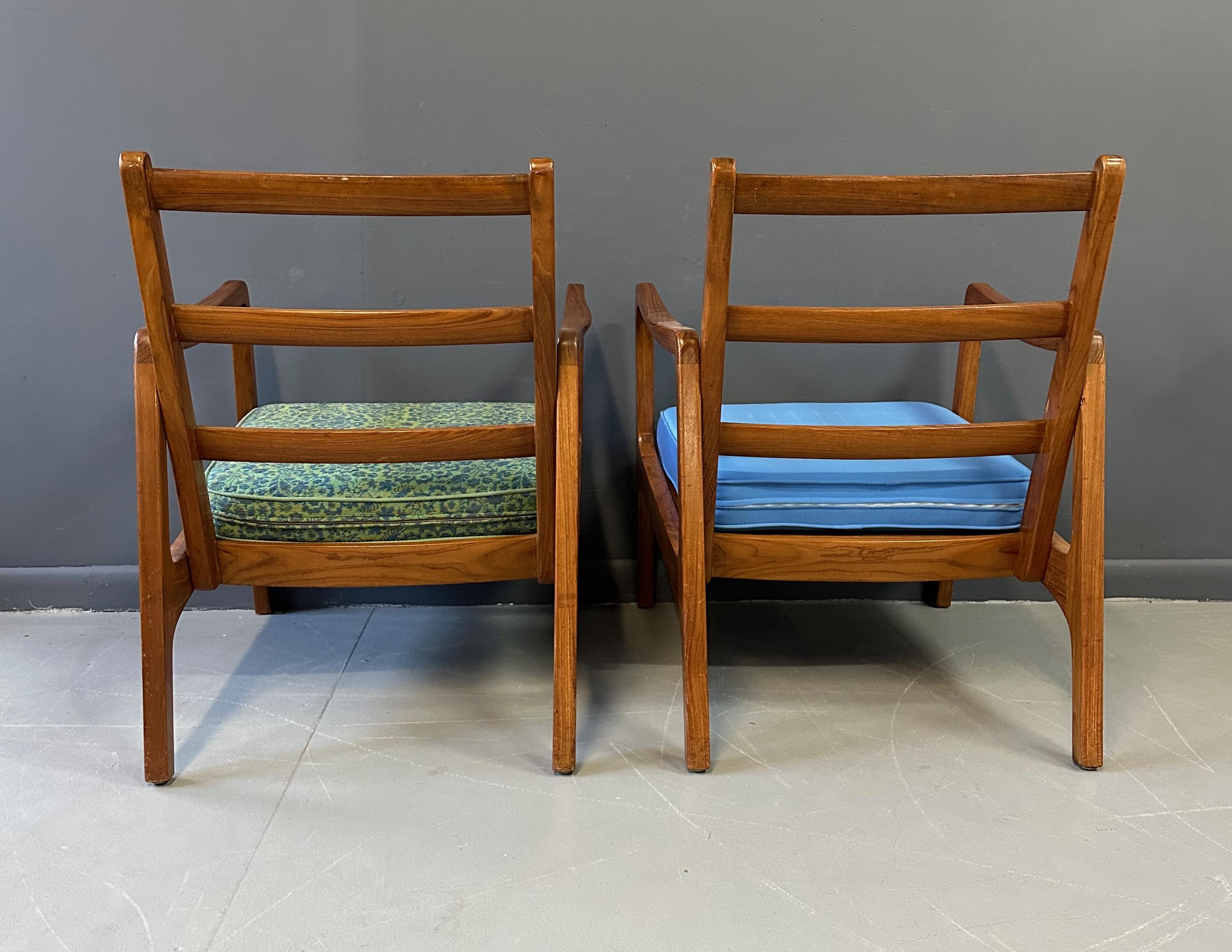 Ein Paar dänische Sessel aus Teakholz von Ole Wanscher, 1950er Jahre, mit Ottomane, Mid-Century (Moderne der Mitte des Jahrhunderts) im Angebot