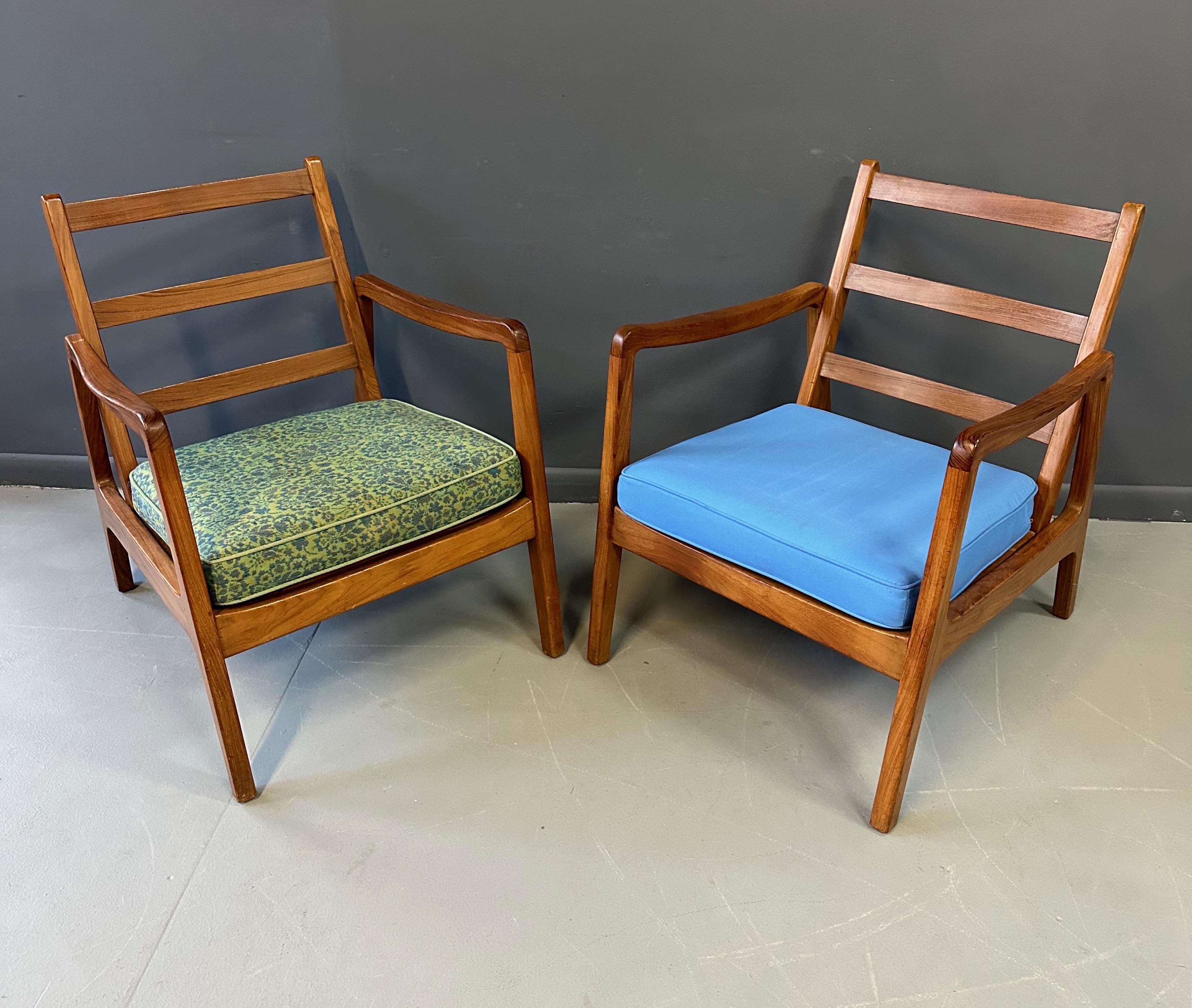Ein Paar dänische Sessel aus Teakholz von Ole Wanscher, 1950er Jahre, mit Ottomane, Mid-Century im Angebot 1