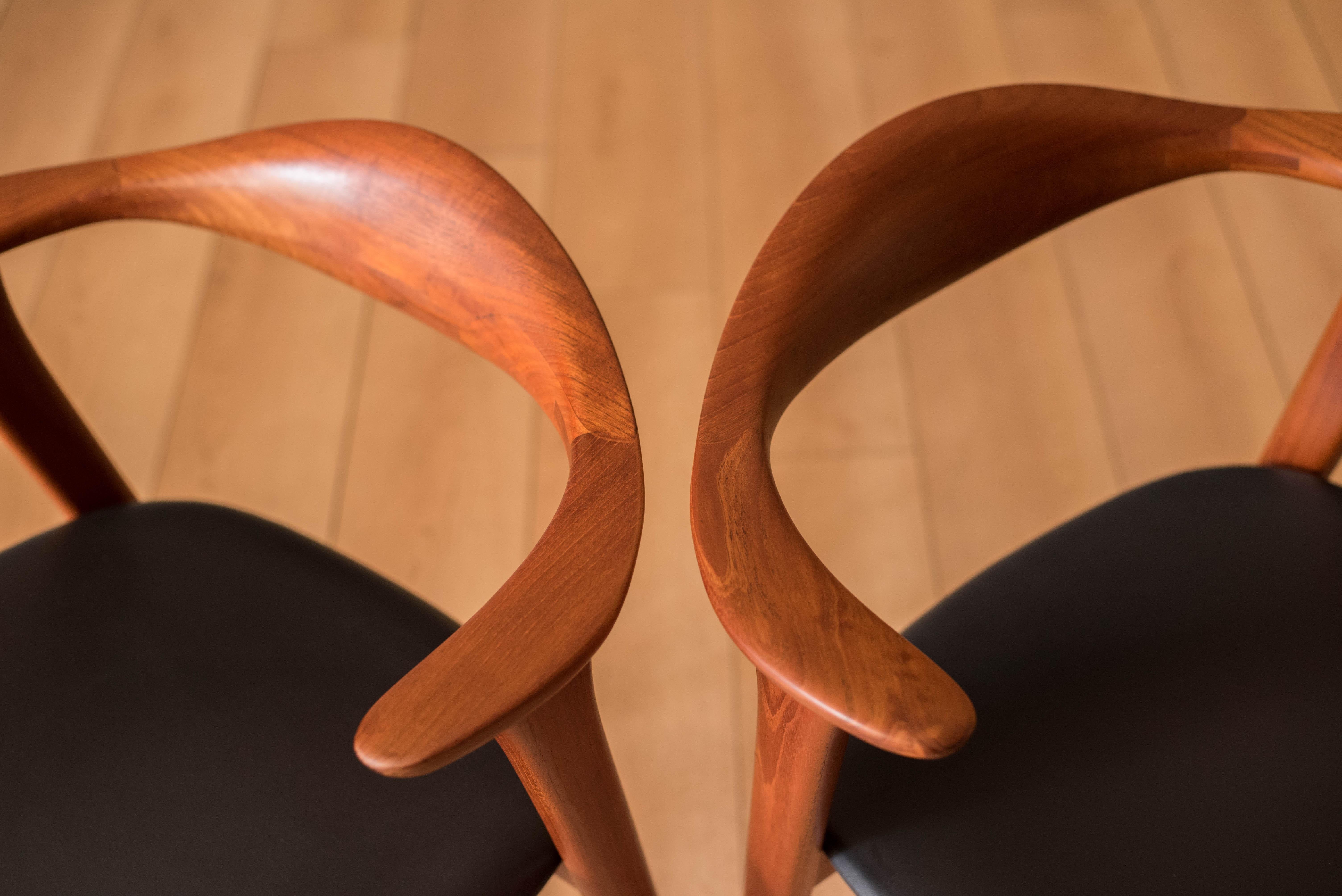 Pair of Danish Teak Erik Kirkegaard Captain Dining Chairs for Høng Stolefabrik In Good Condition In San Jose, CA