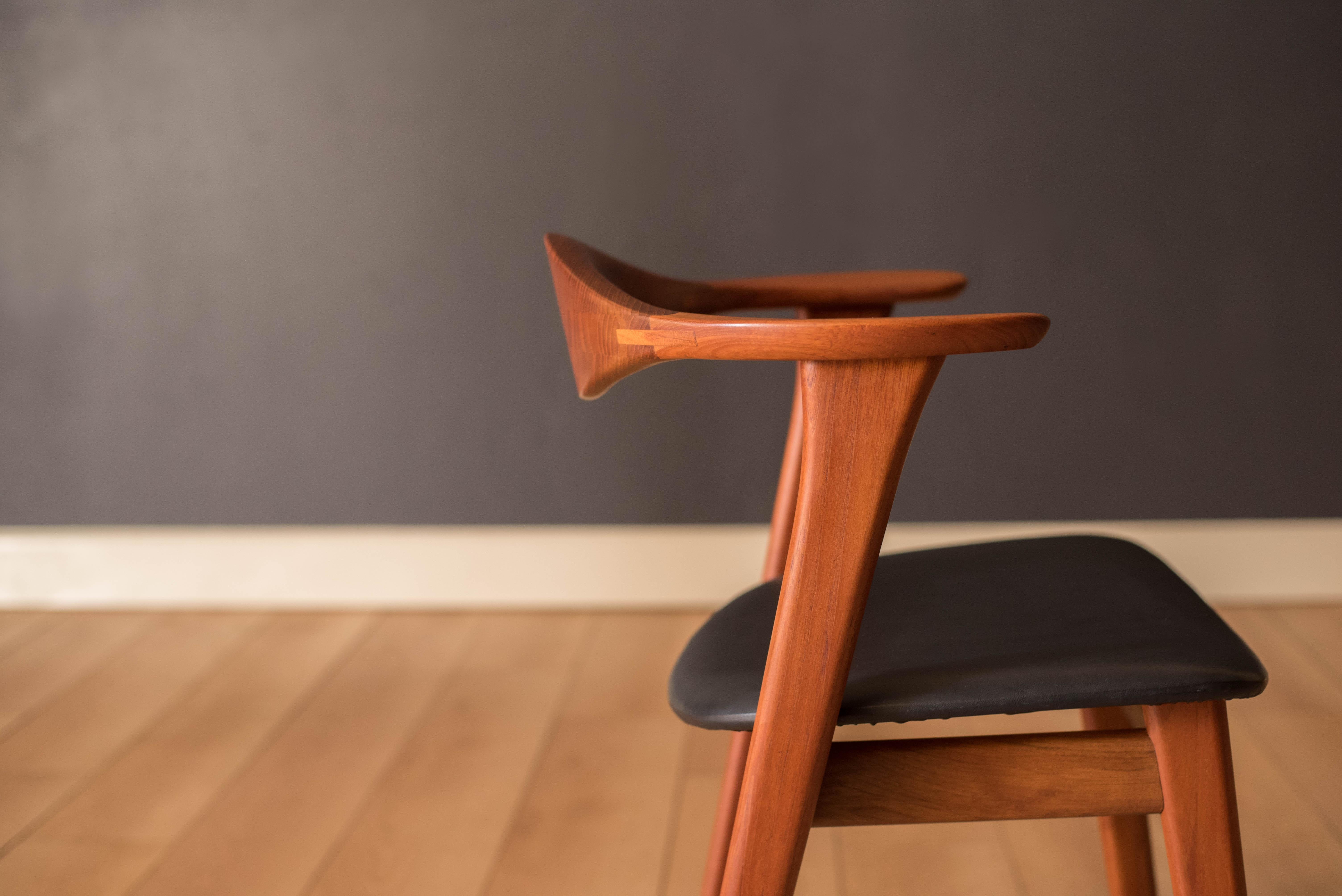 Mid-20th Century Pair of Danish Teak Erik Kirkegaard Captain Dining Chairs for Høng Stolefabrik