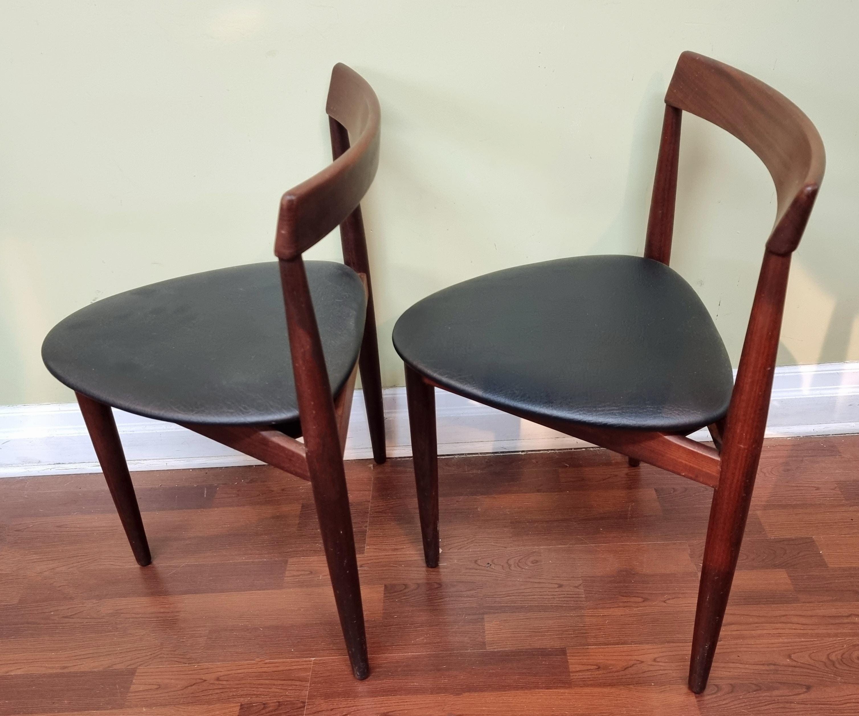Paire de chaises triangulaires danoises en teck Hans Olsen, années 1950, fabriquées au Danemark en vente 2