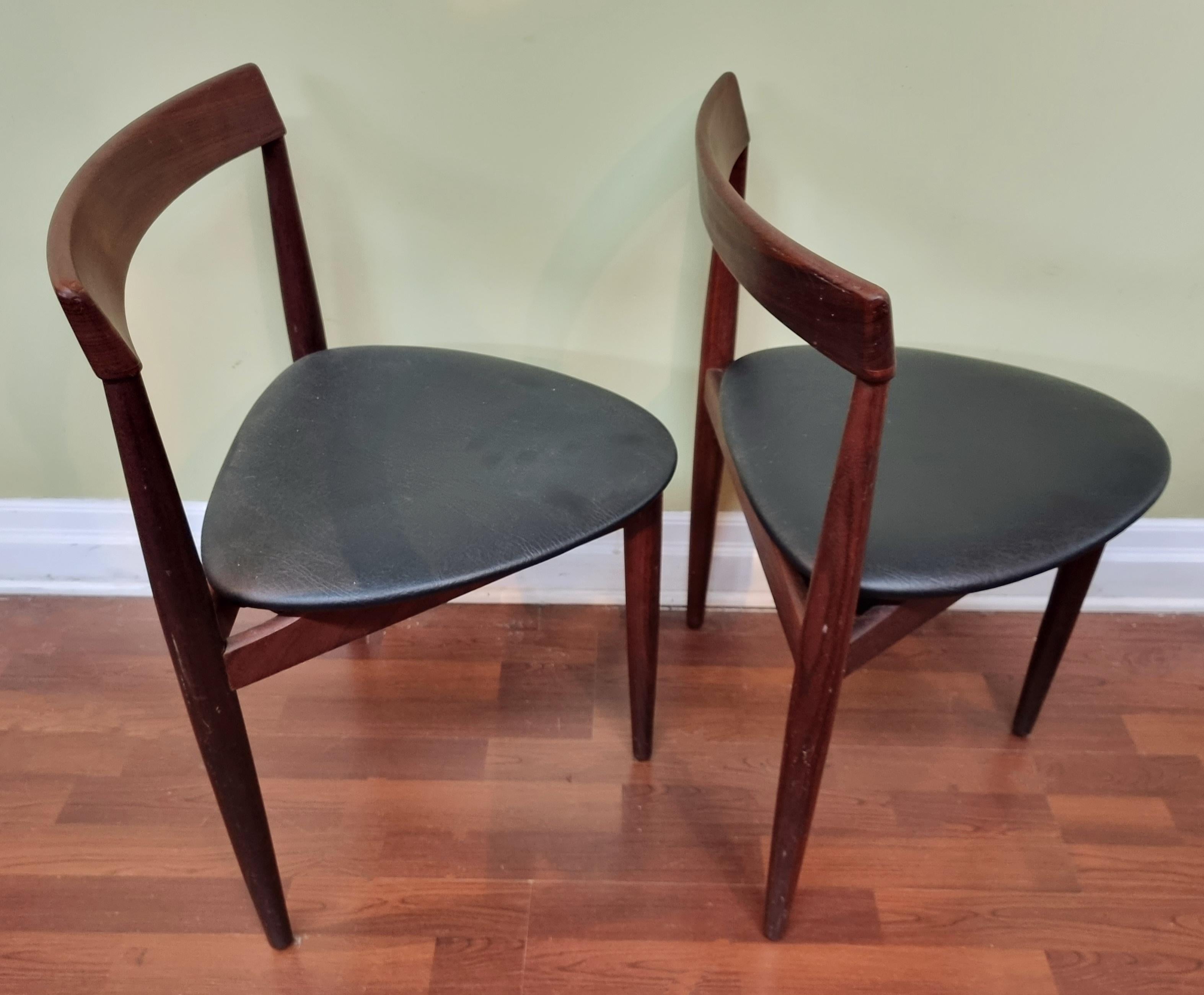Paire de chaises triangulaires danoises en teck Hans Olsen, années 1950, fabriquées au Danemark en vente 1
