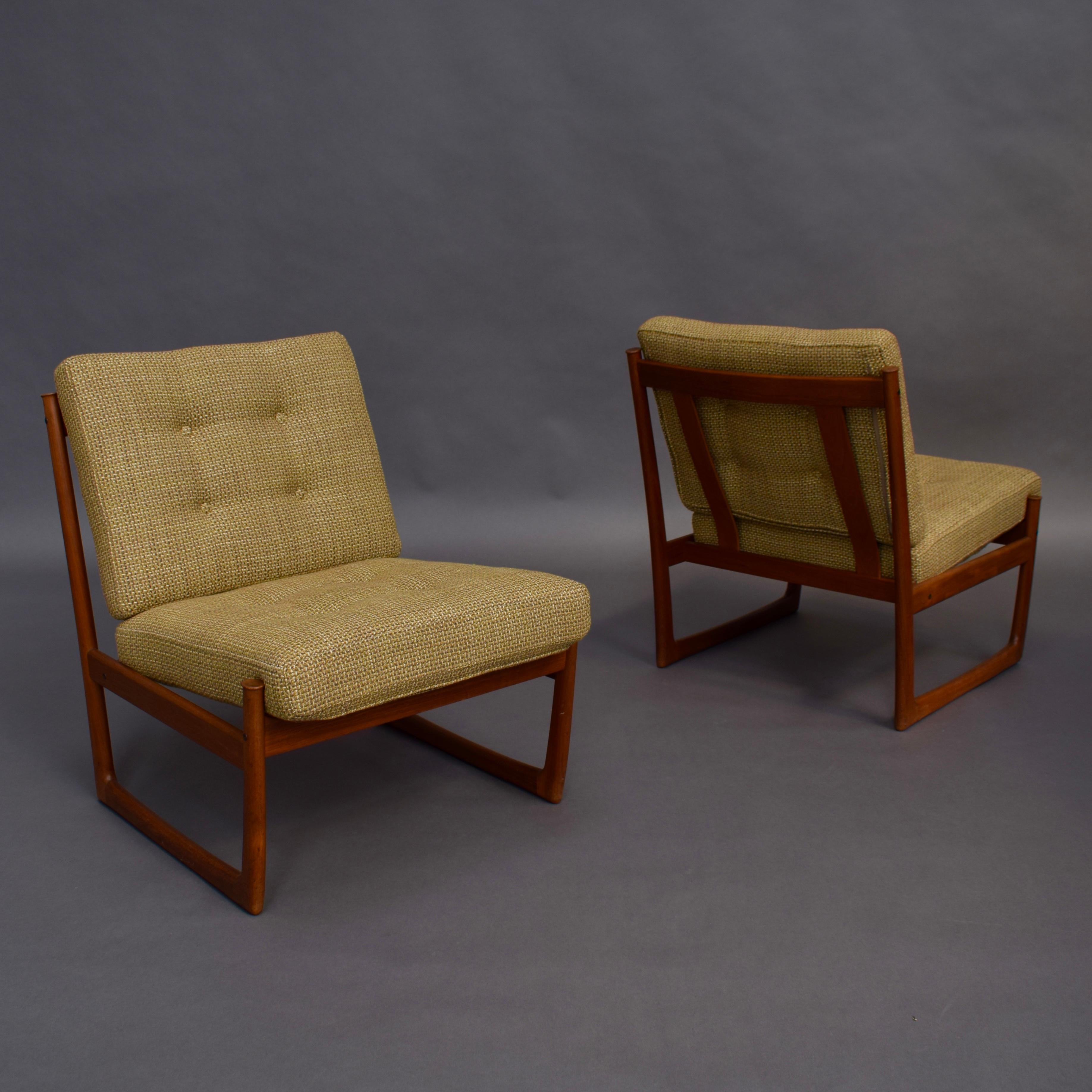 Scandinavian Modern Pair of Danish Teak Lounge Chairs by Peter Hvidt and Orla Mølgaard, circa 1960