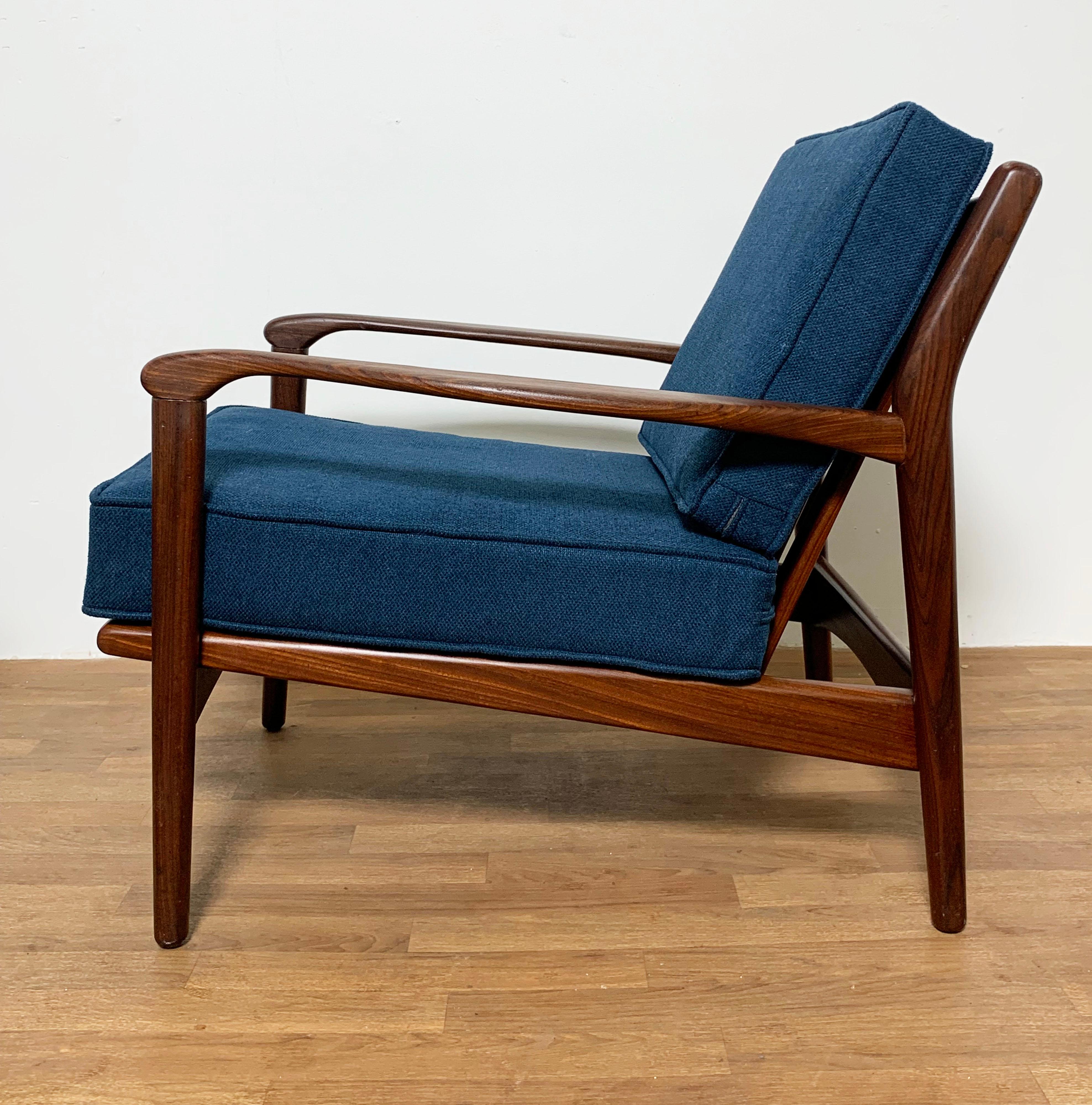 Mid-Century Modern Pair of Danish Teak Lounge Chairs, Circa 1960s