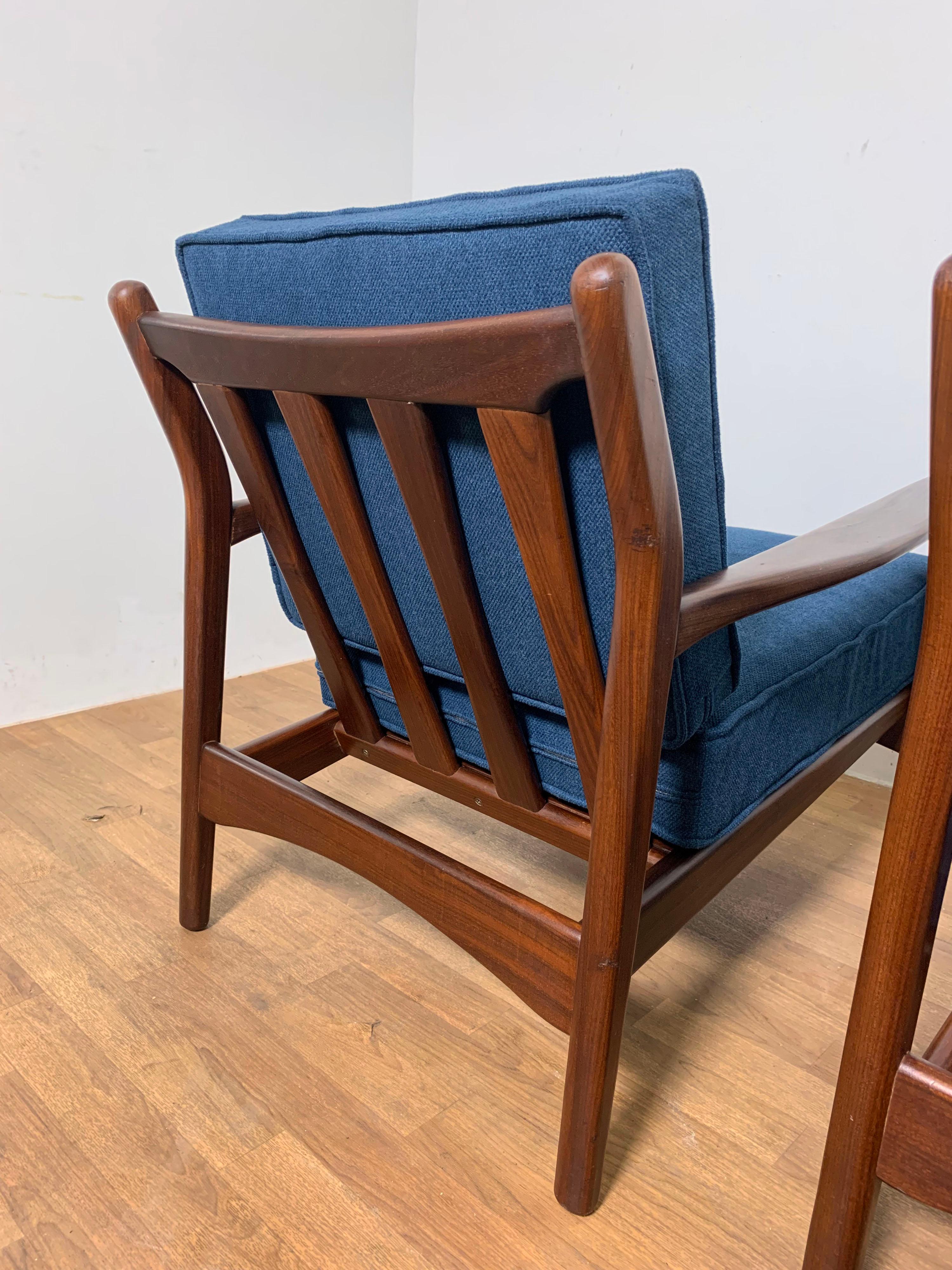 Pair of Danish Teak Lounge Chairs, Circa 1960s In Good Condition In Peabody, MA
