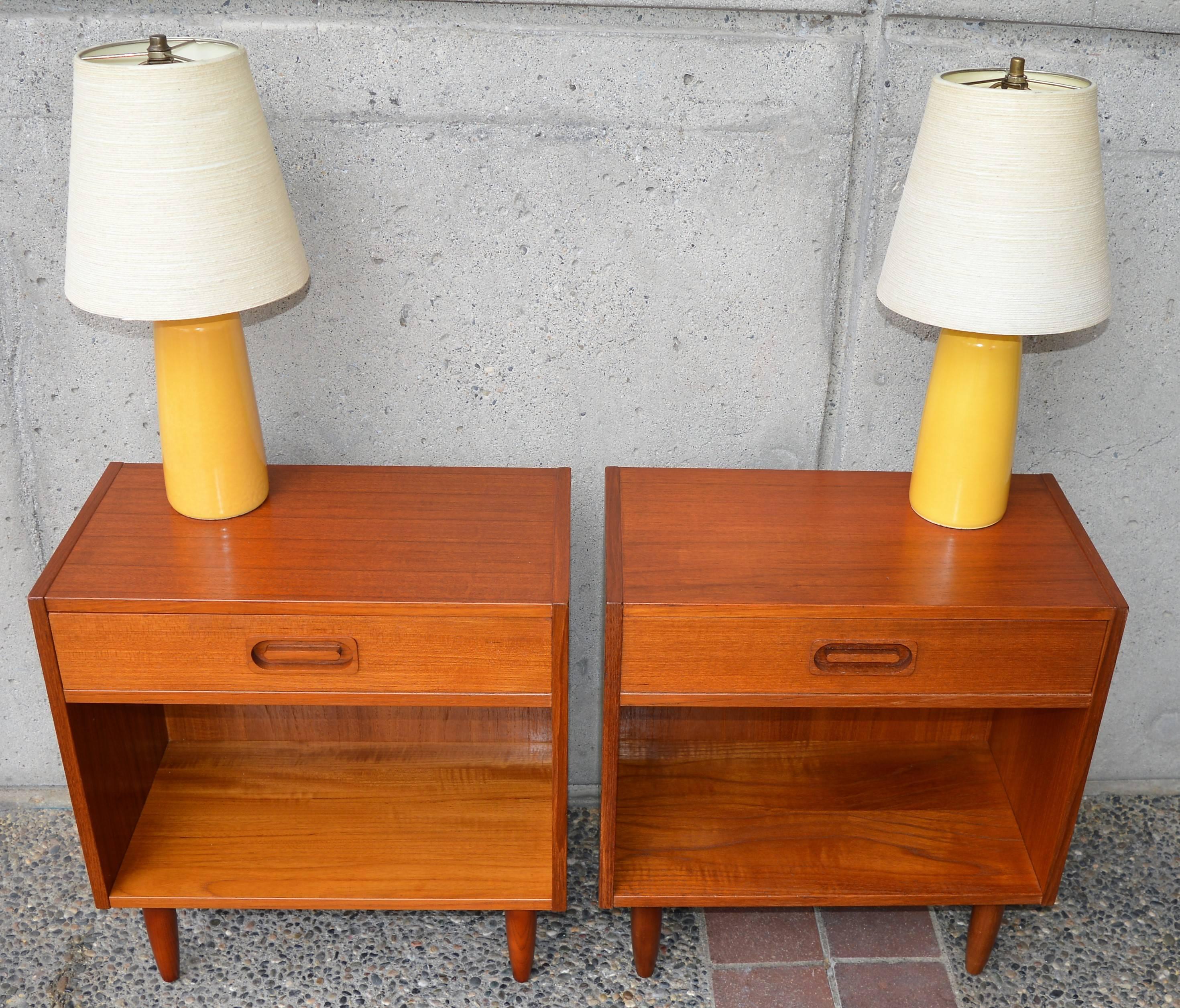 Pair of Danish Teak One Drawer & Cubby Nightstands or Bedside Tables by Dyrlund In Excellent Condition In New Westminster, British Columbia