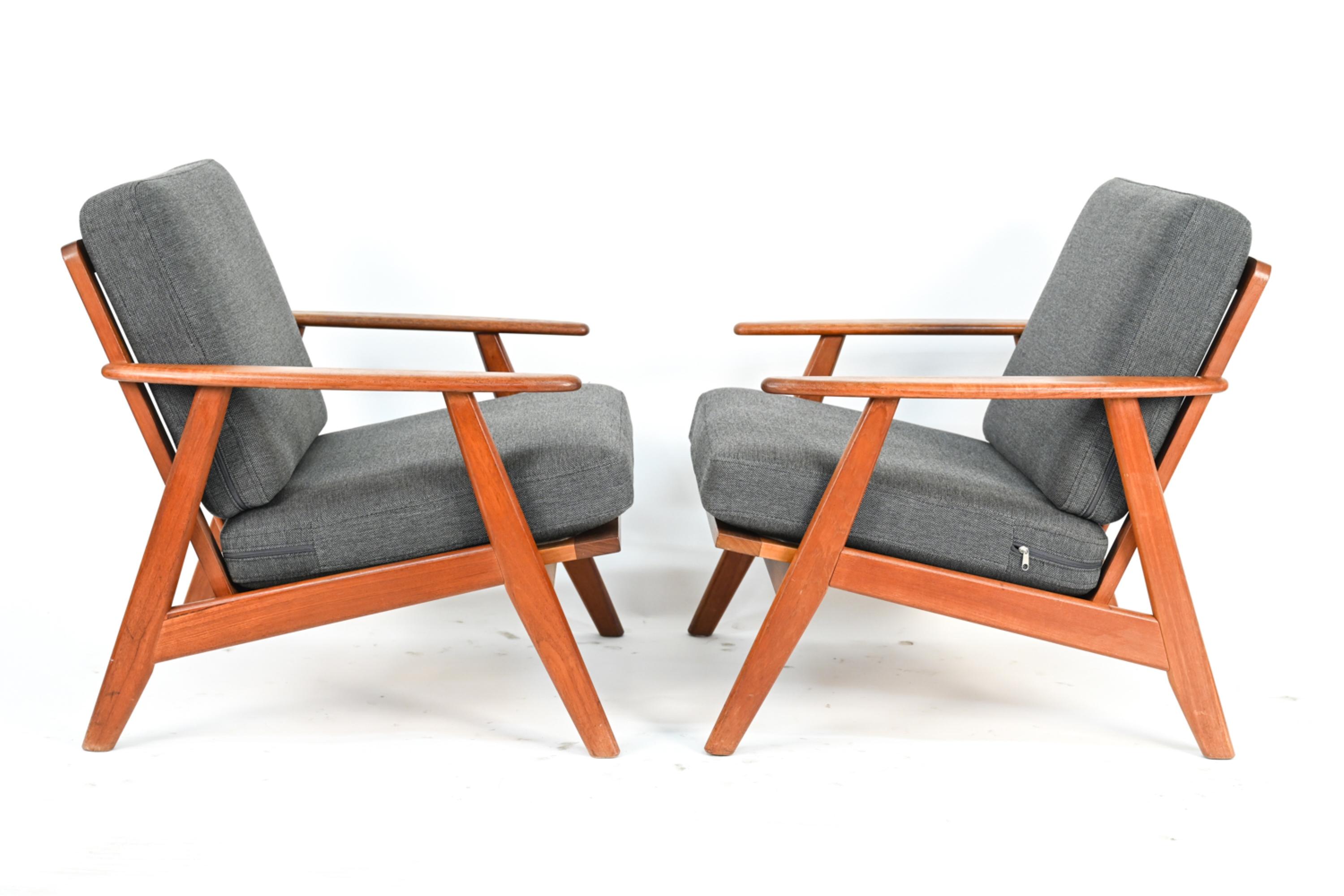 Paar dänische Sessel aus Teakholz im Angebot 2