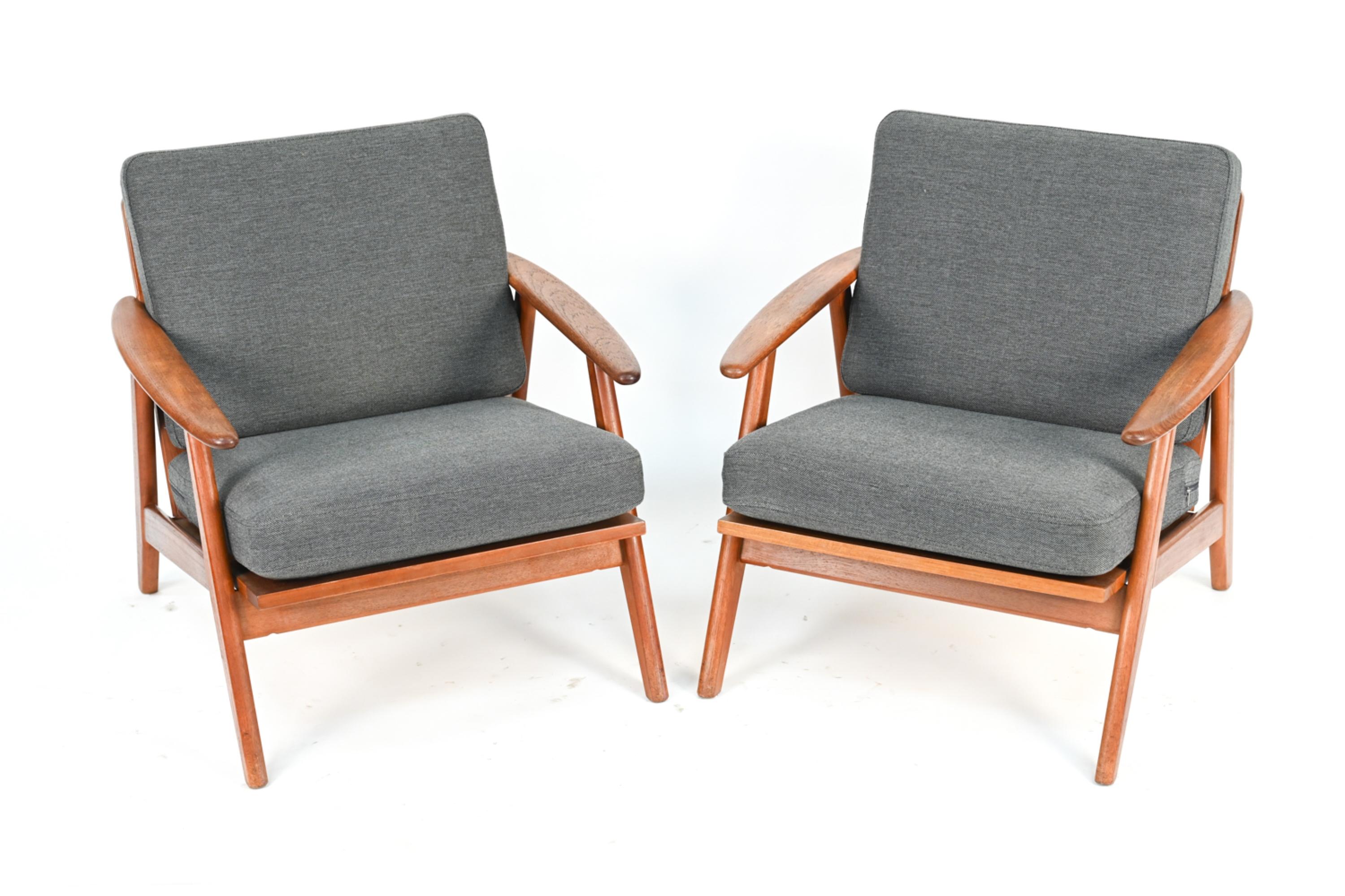 20th Century Pair of Danish Teak Easy Chairs For Sale