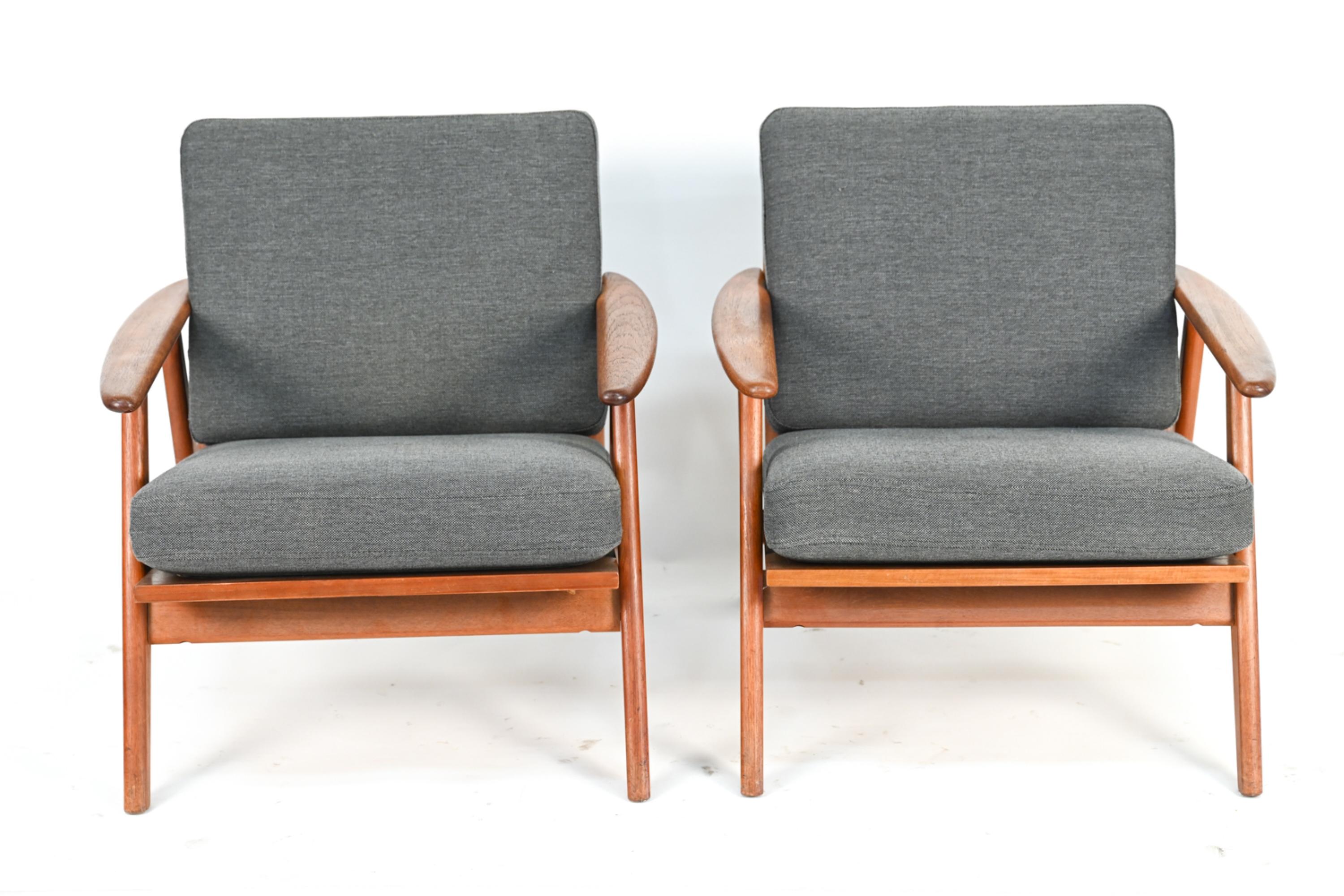 Pair of Danish Teak Easy Chairs For Sale 1