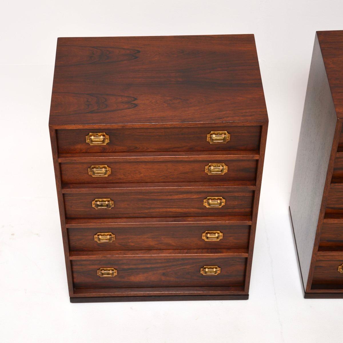 Paire de commodes danoises Vintage By par Henning Korch Bon état - En vente à London, GB