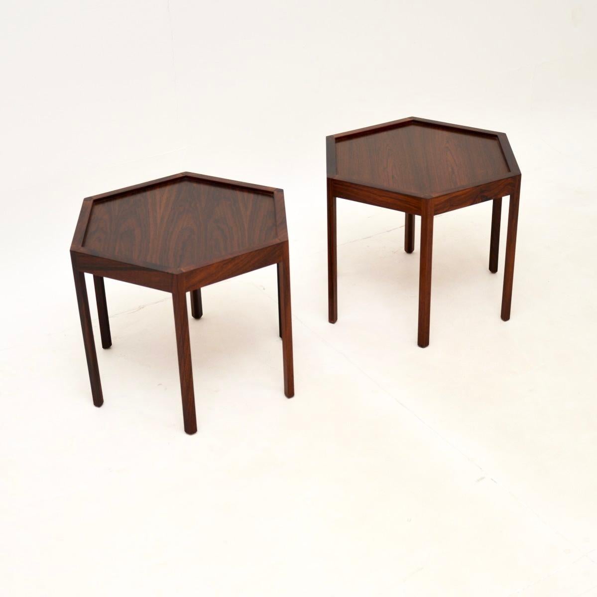 Pareja de mesas auxiliares danesas vintage de Hans C. Andersen para Artex Moderno de mediados de siglo en venta